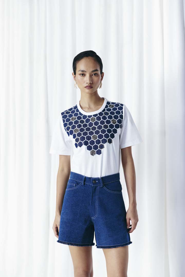 WHITE EMBELLISHED T-SHIRT