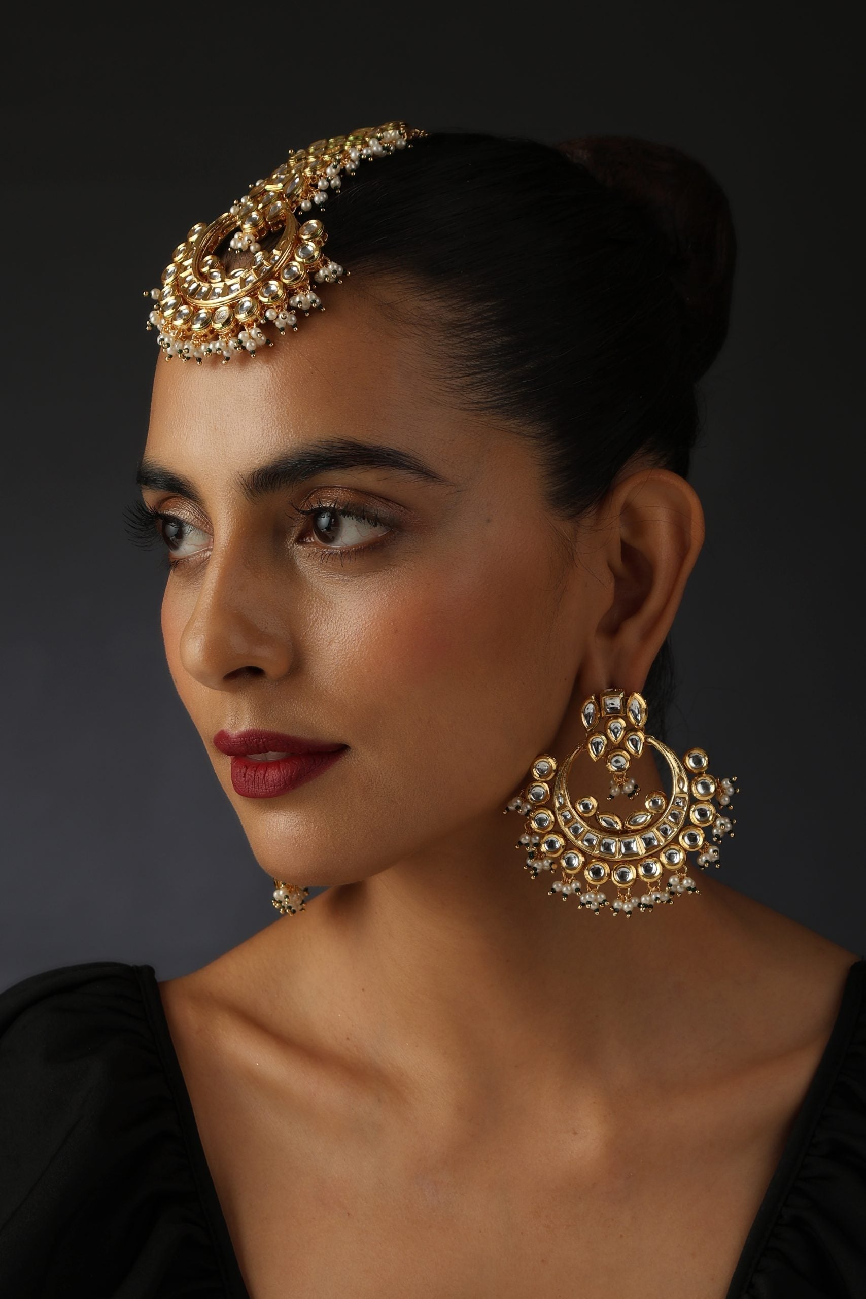 White Gold Tone Kundan Maang Tikka and Earrings Set