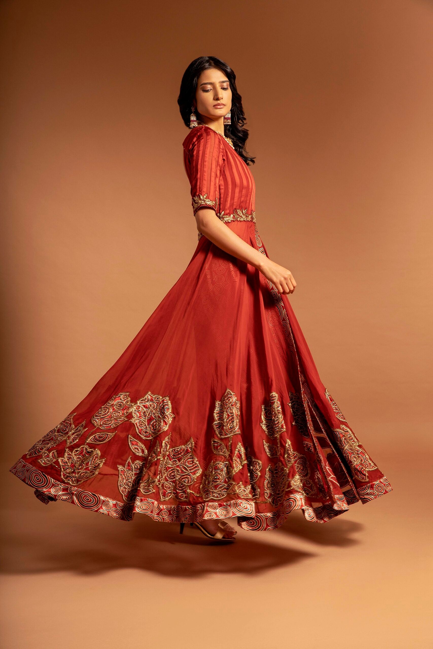 ANTLIA ORGANZA ANARKALI GOWN WITH FRONT SLIT