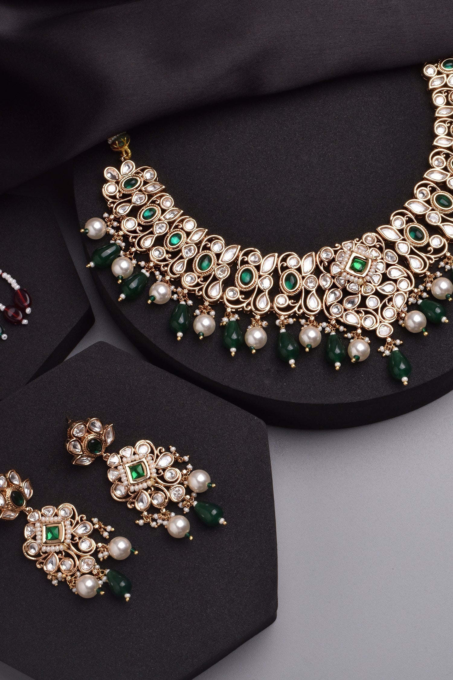 Green Gold Tone Polki and Pearl  Necklace Set