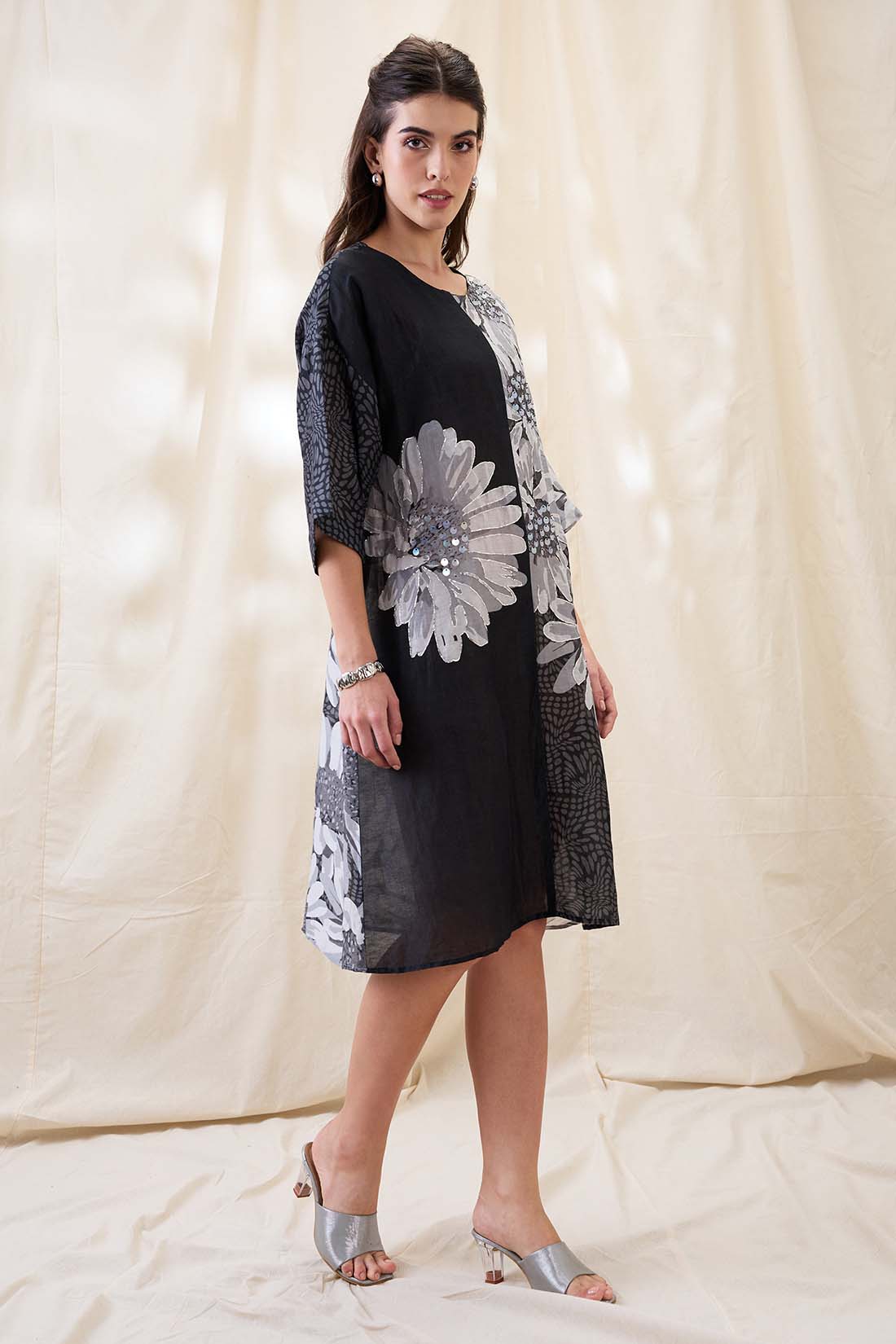 Ravya embellished boxy dress SP4638