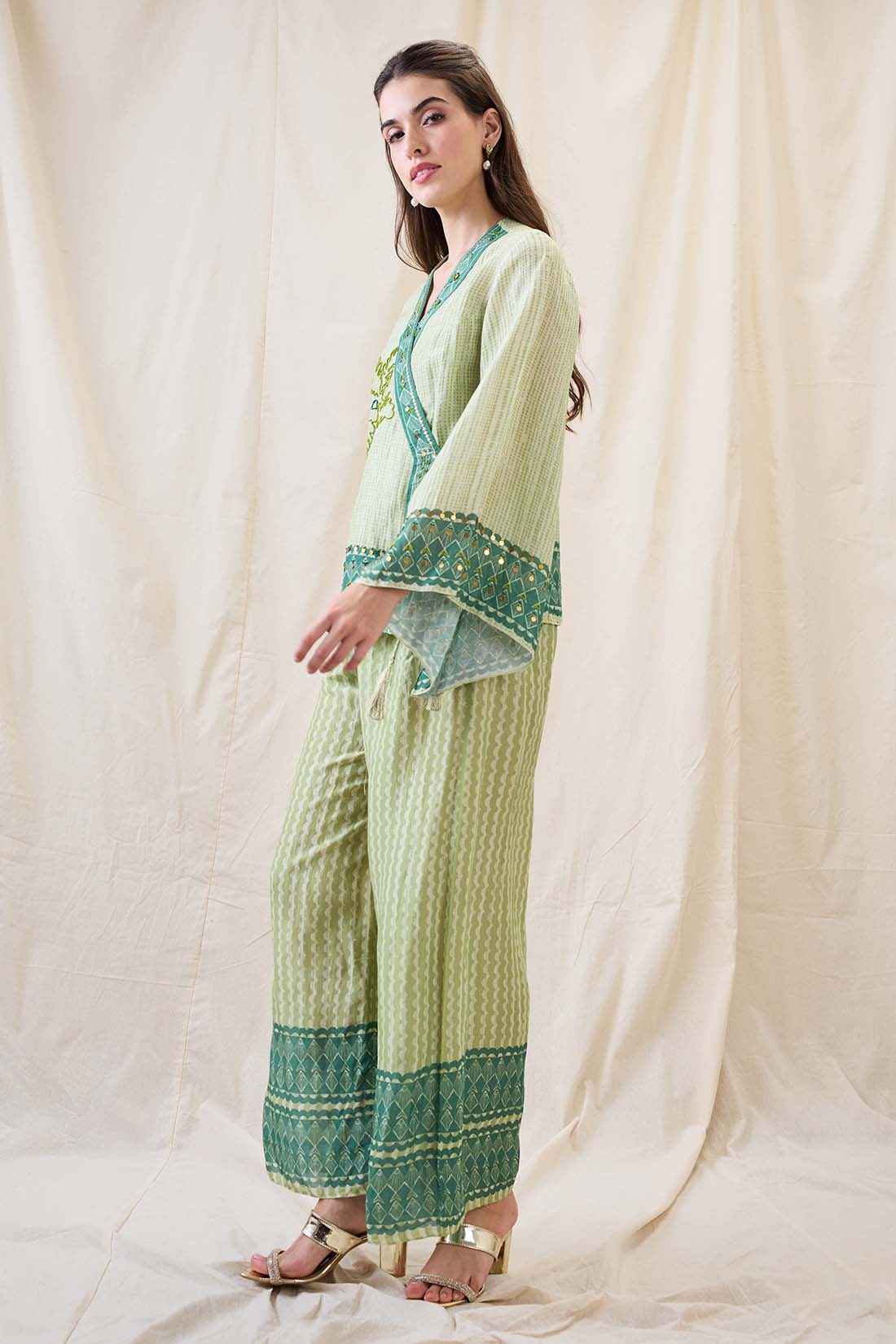 Noorani embellished angarkha set SP4651
