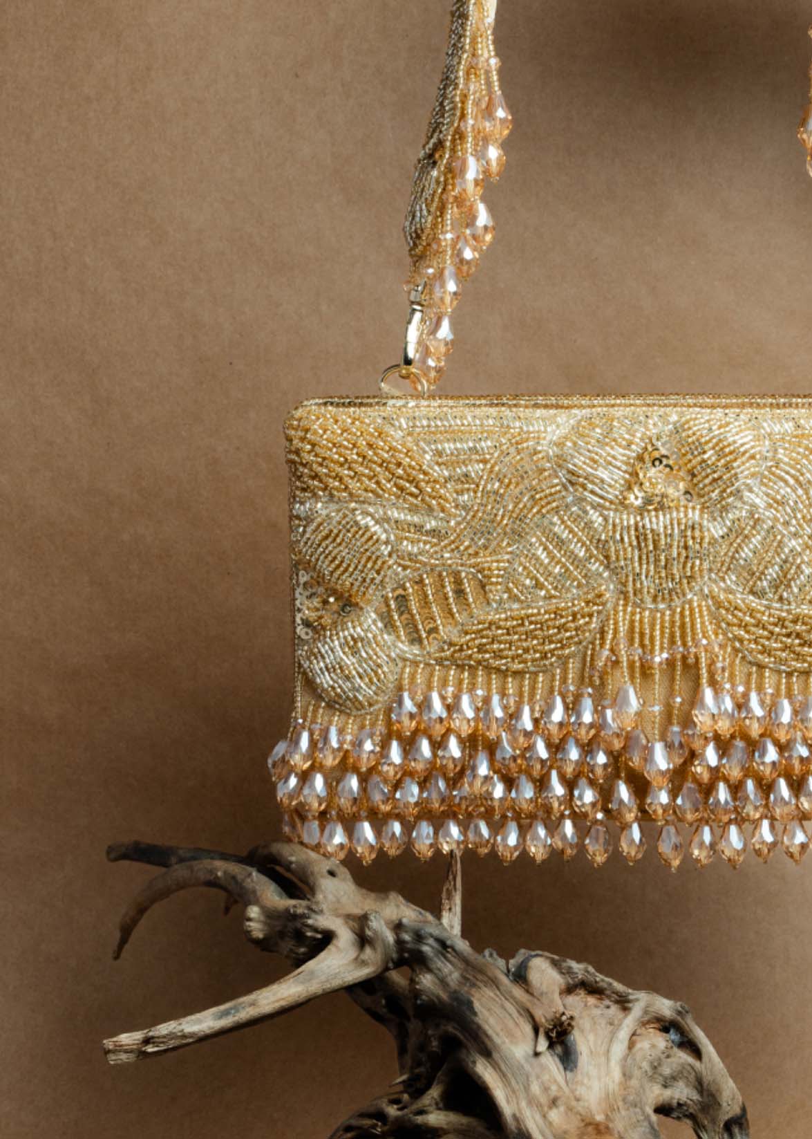 Ornate Radiance Kasse Golden Aura