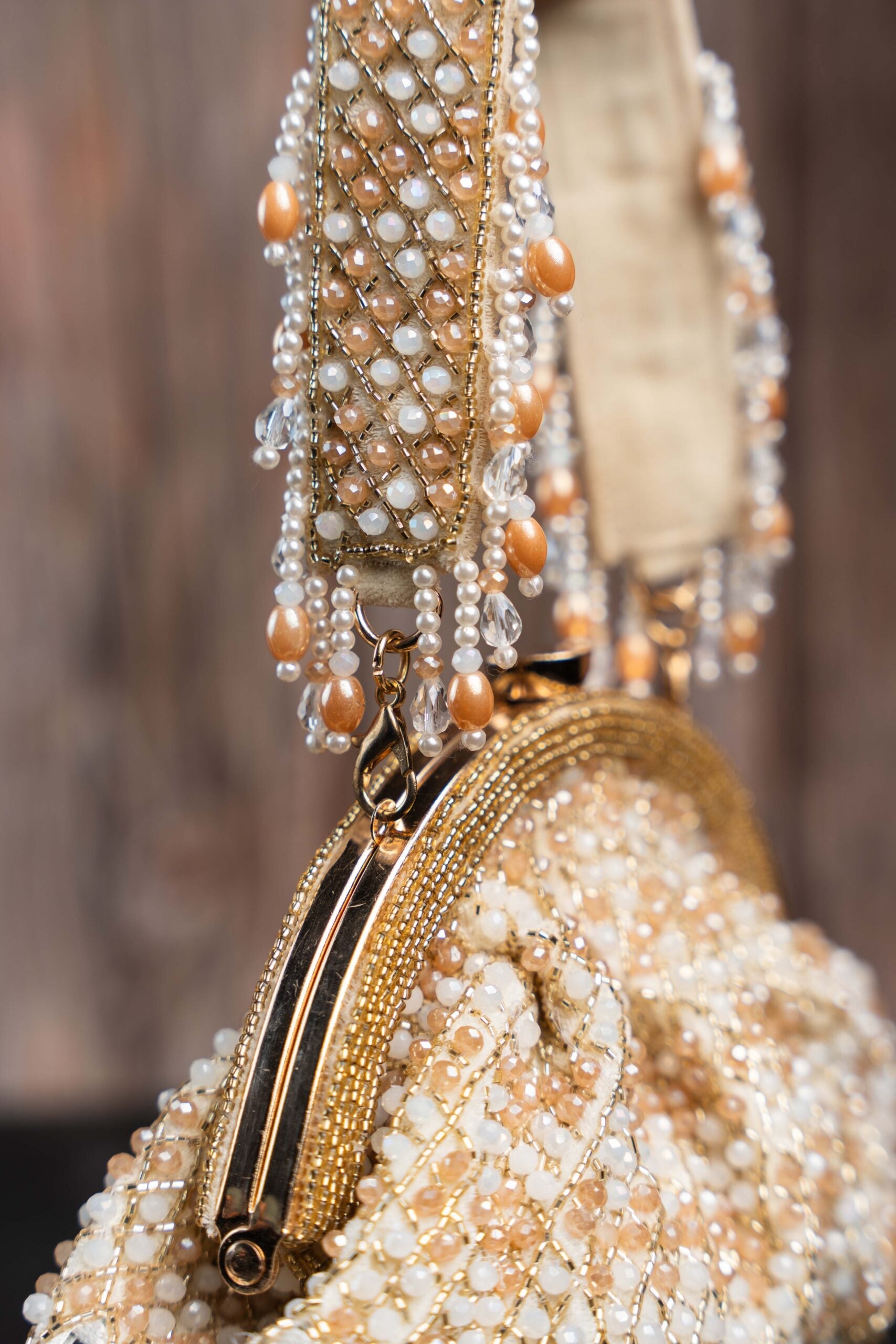 Aynali Clutch Ecru Gold