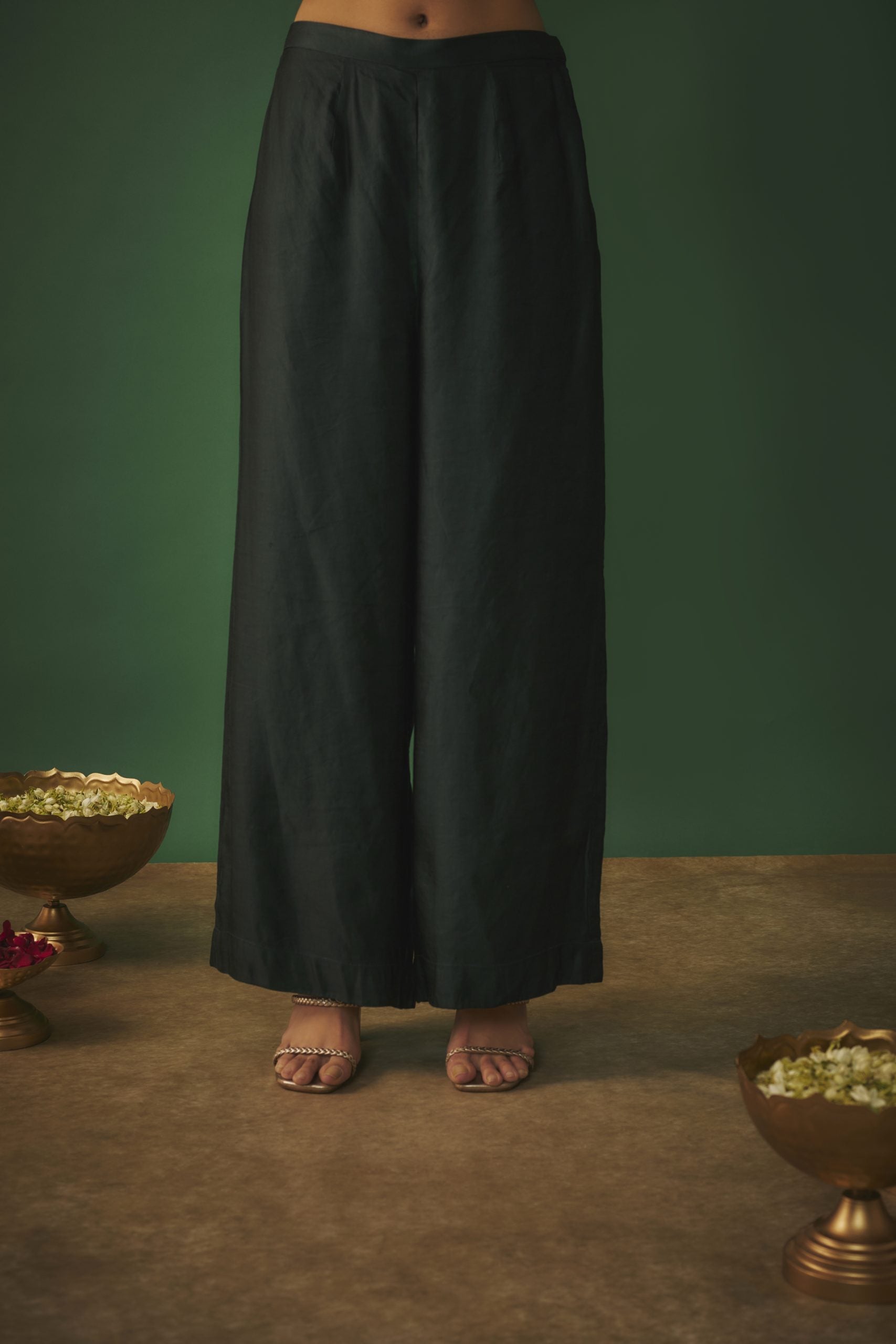 Image of EMERALD GREEN KURTA PANT SET WITH COPPER GOLD EMBROIDERY