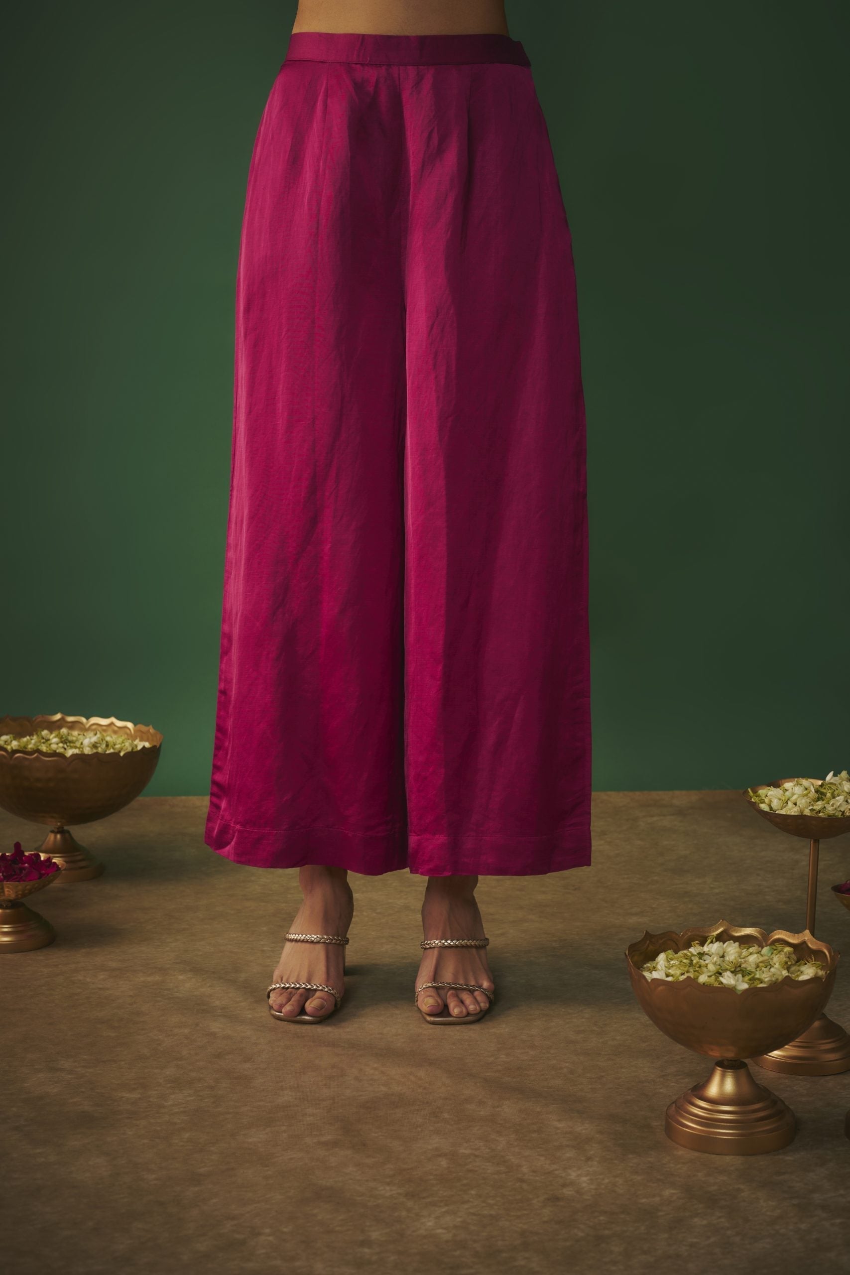 Image of MAGENTA PINK EMBROIDERED KURTA AND PANTS SET