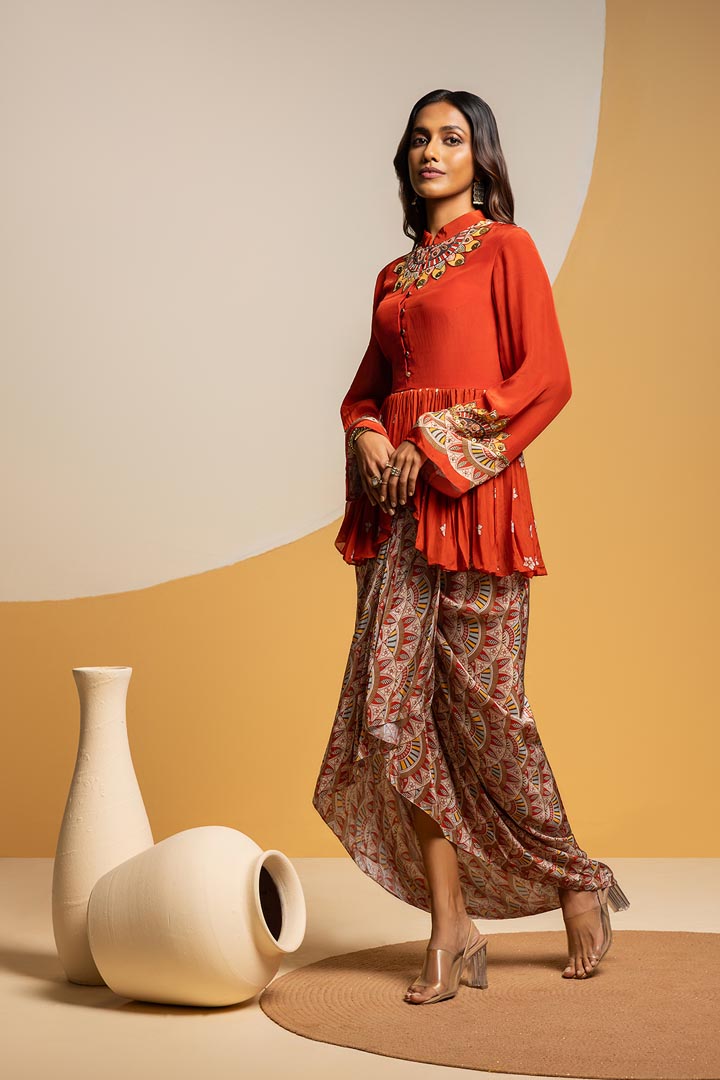 Taarani embellished drape skirt setSP4880