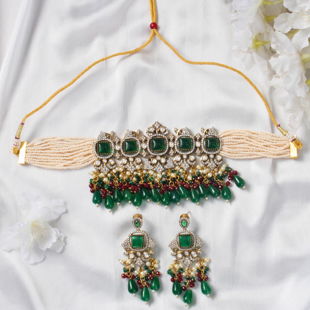 Pearl Stringing with Kundan Motifs Choker Set