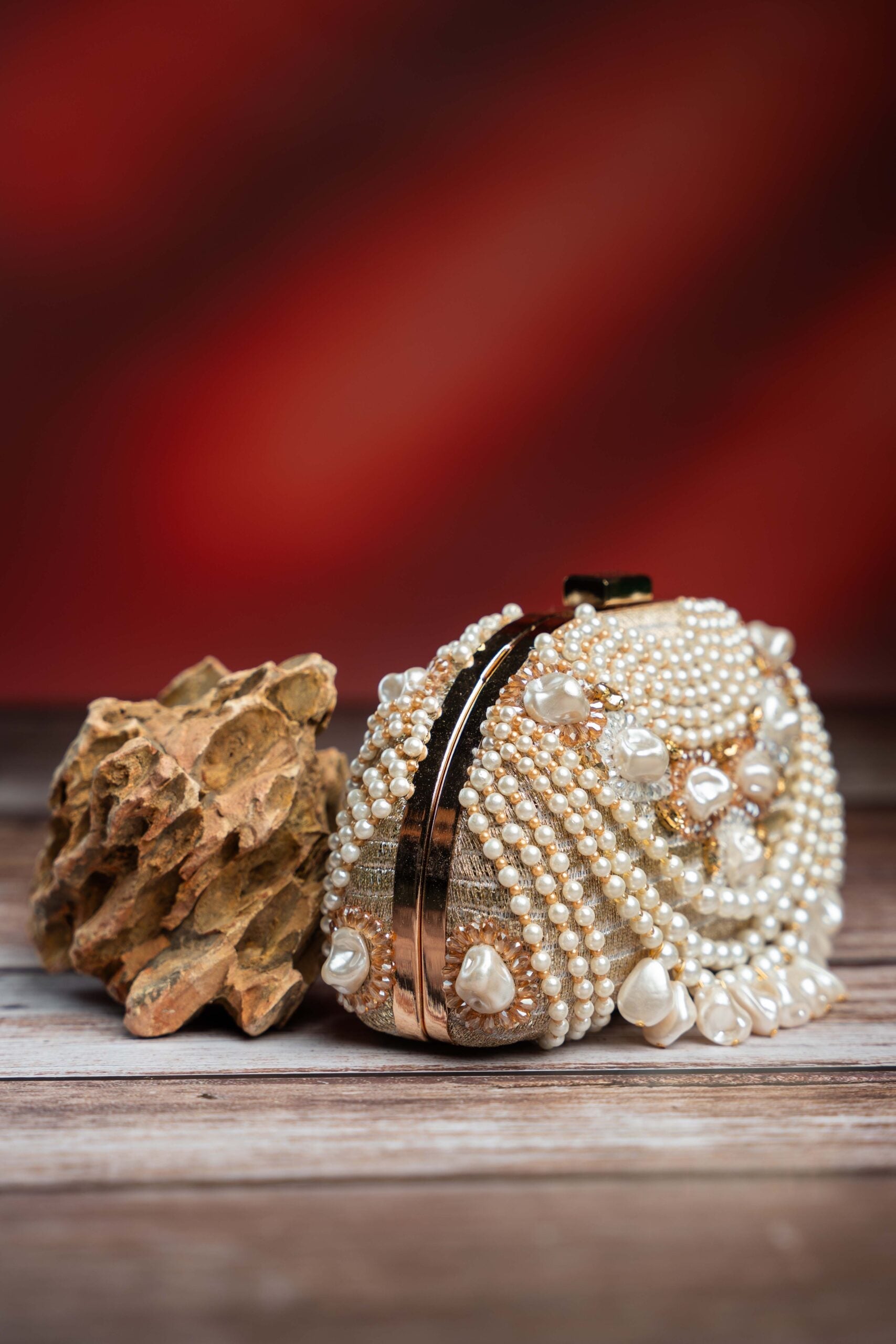 Pearl Adorn Kasse Gold