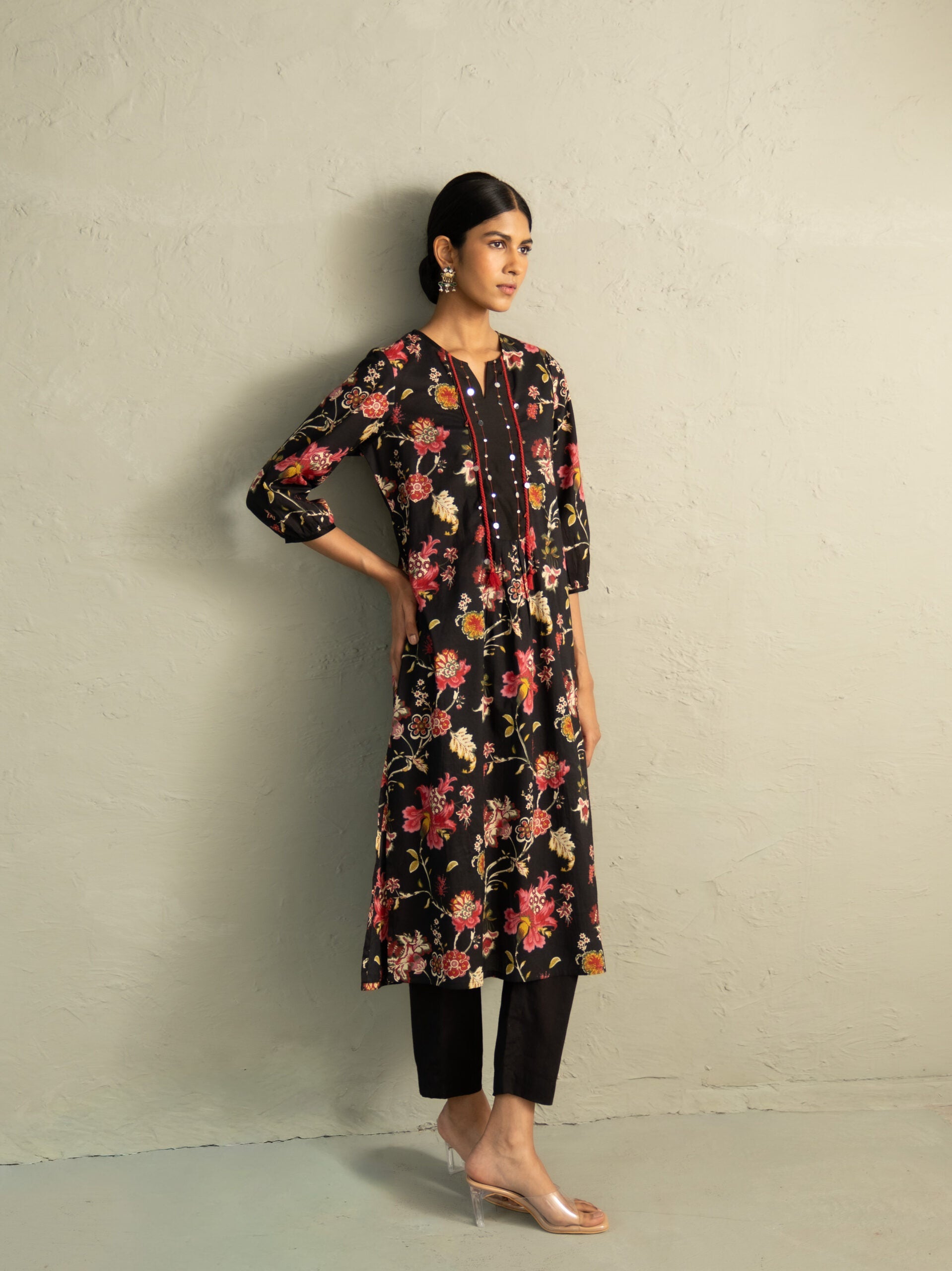 Black Phool Dori Kurta Set
