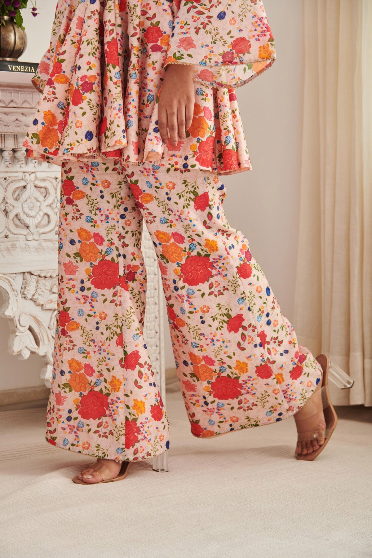 Vinamrh Kurta Set