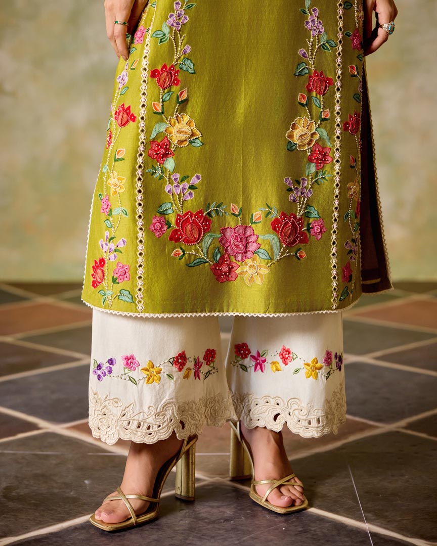 IVORY EMBROIDERED PANTS