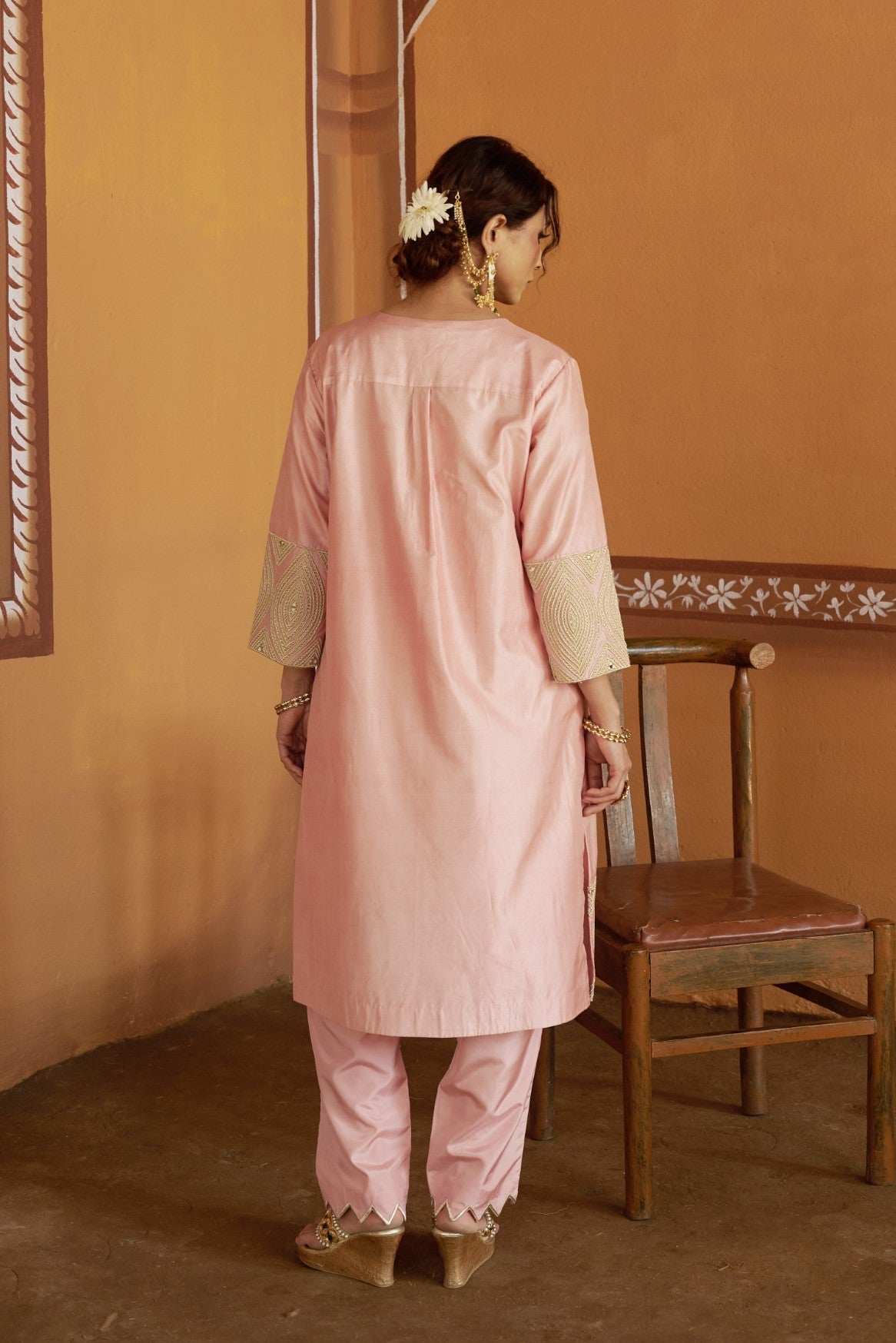 Delicate powder pink jari and mirror work Kurta Set