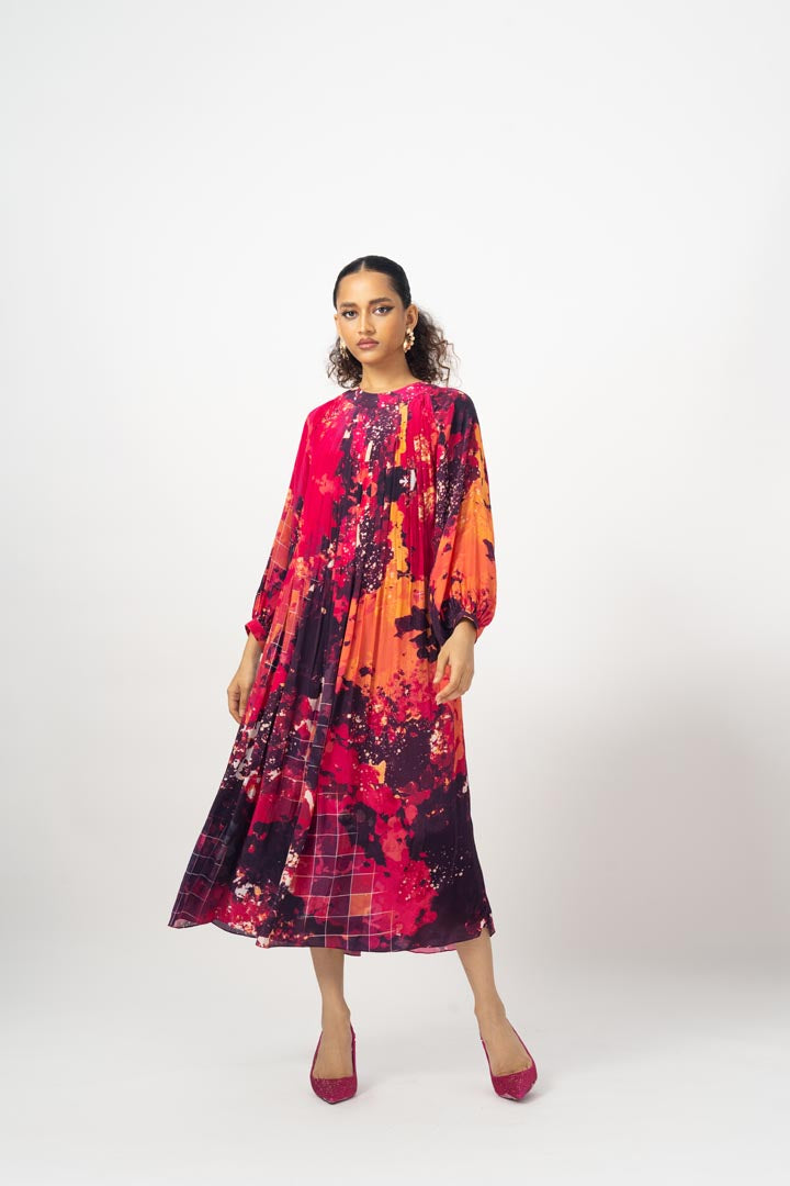 Pleated dress halter neck