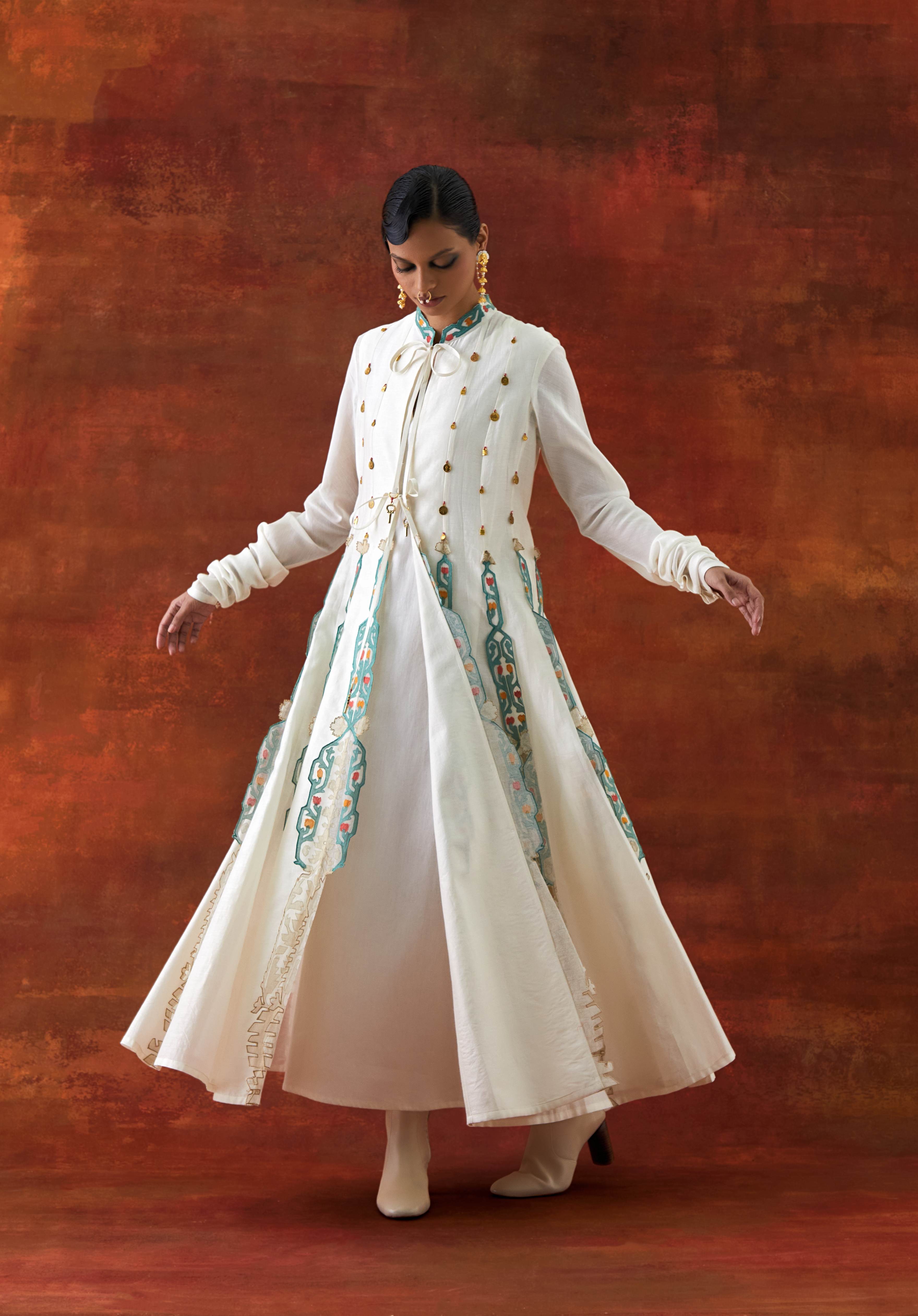 EMBROIDERED KALIDAR WITH SLEEVLESS INNER - image 3