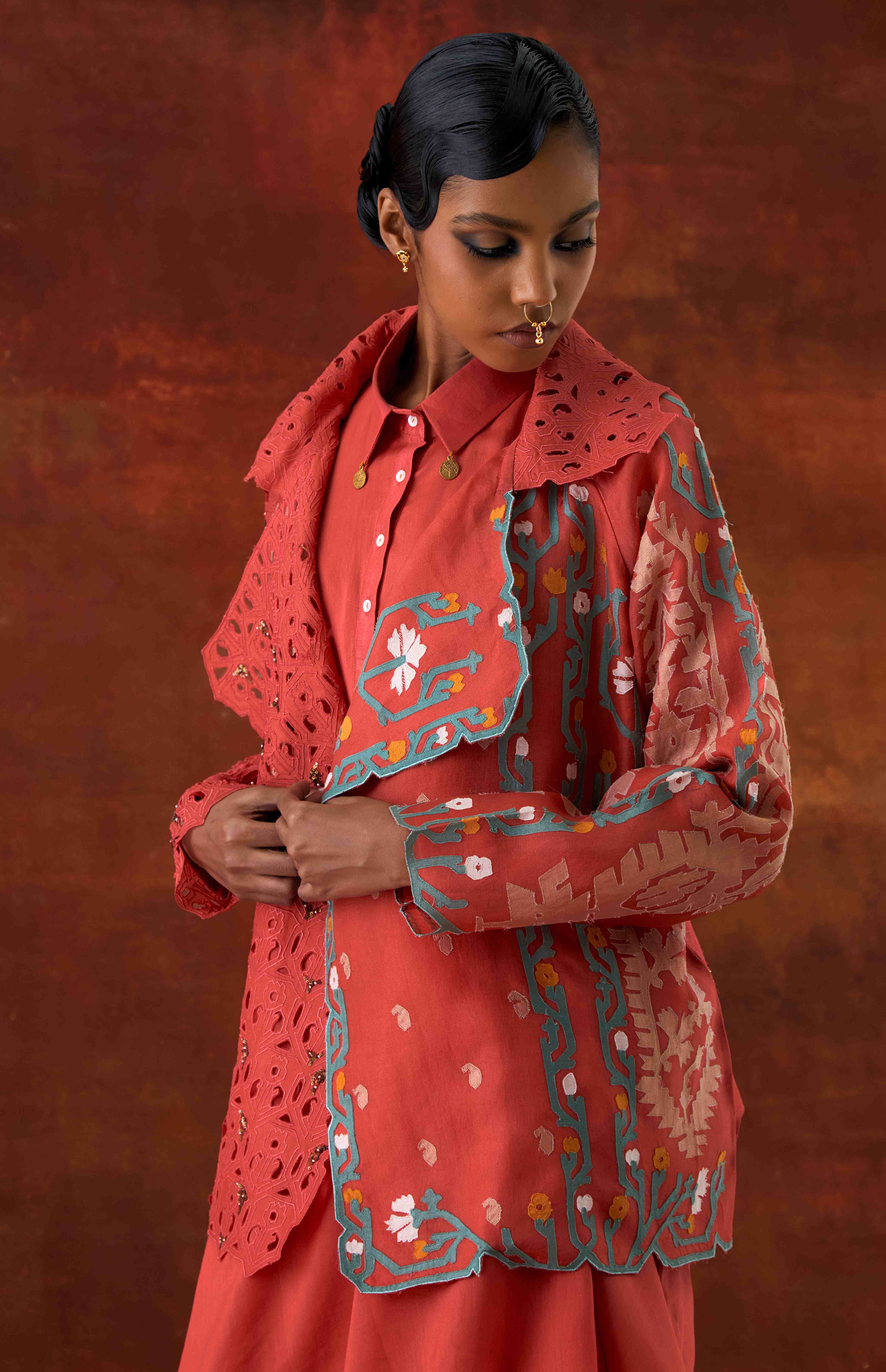 EMB ORGANZA SHORT TRENCH WITH DRAPED SHIRT AND PANTS - image 3