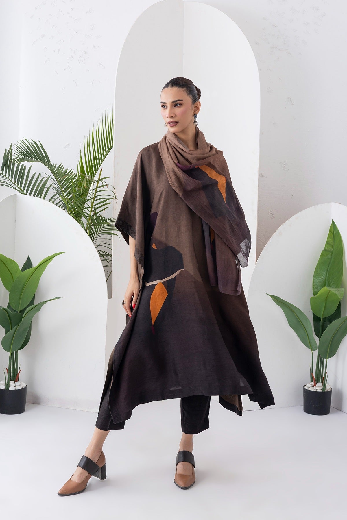 Shades Of Brown Viscose Dupion Printed Kaftan Set (2 PCS)
