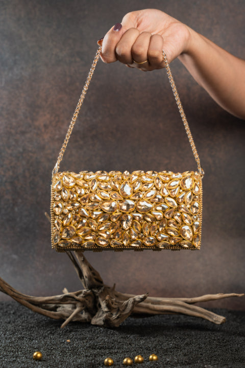 Diamond Hinted Trifold Gold
