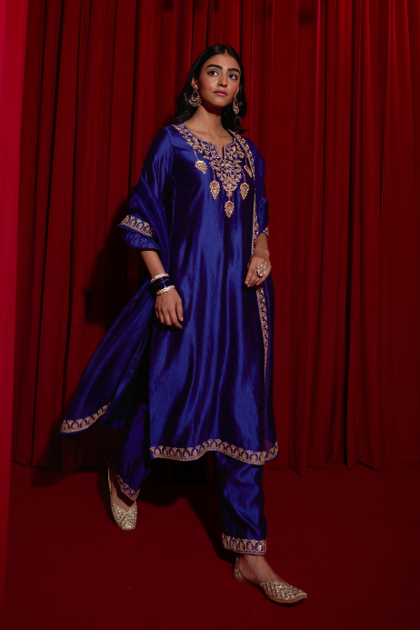 Aavya Suit