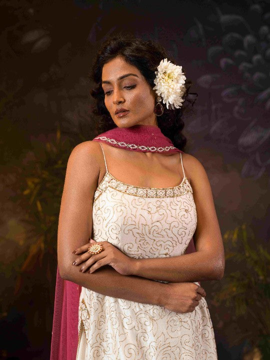 ivory silk chanderi spaghetti kurti,sharara set paired with onion pink dupatta - image 3