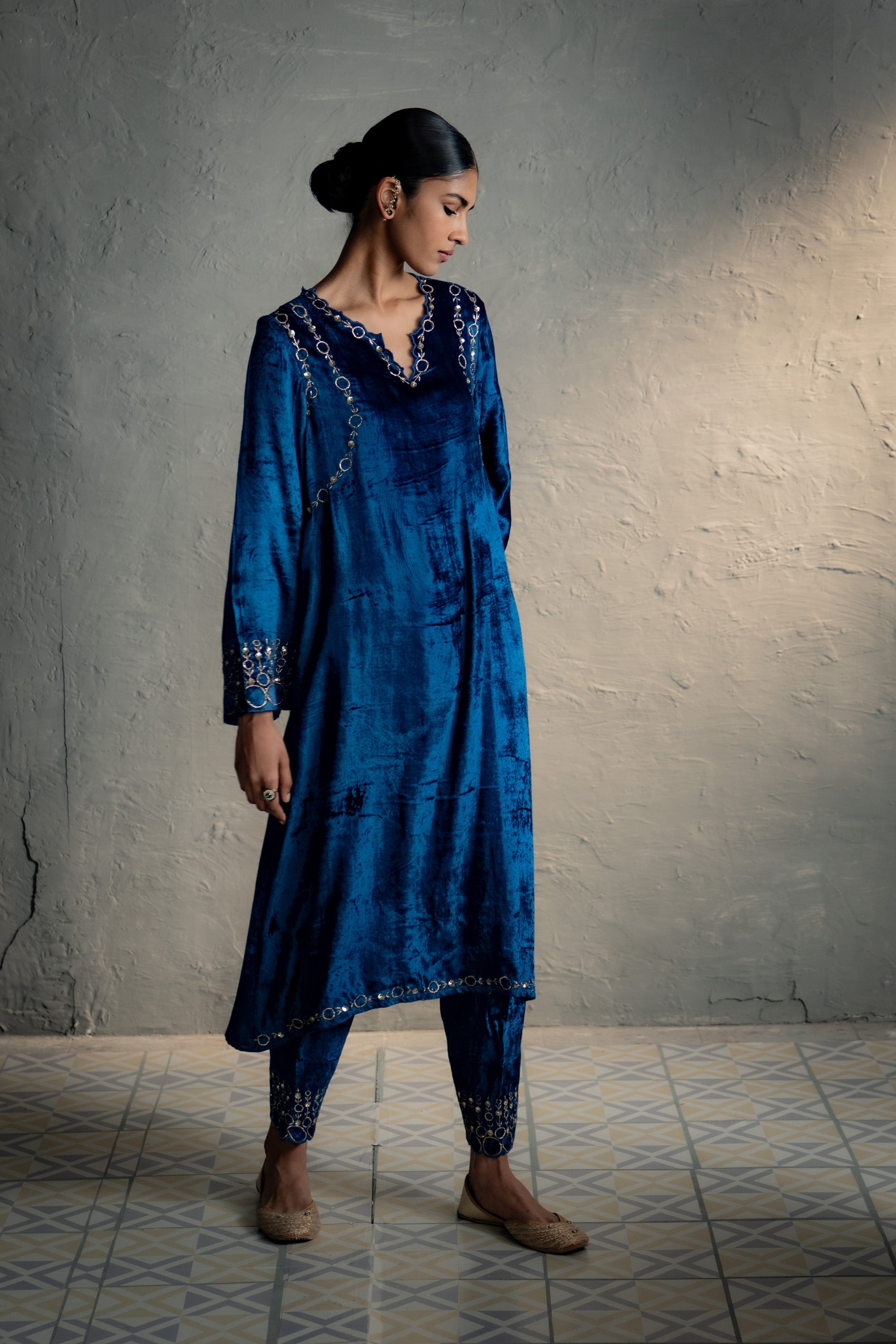 Phiran Style Velvet kurta Set MYWK126VBL-WP16VBL-DOBL