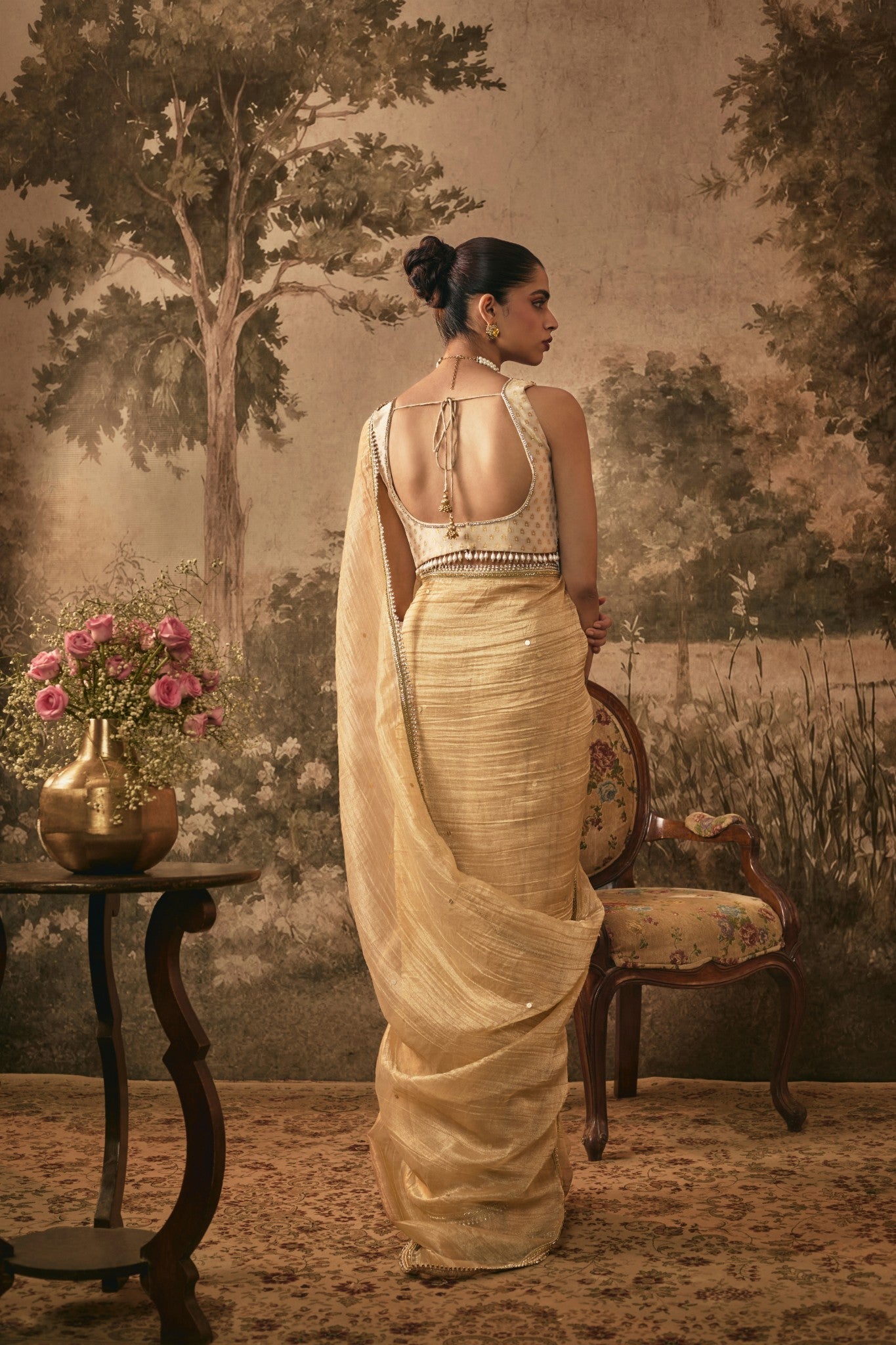 THE CHAMPAGNE GOLD PRE-PLEATED TISSUE SAREE SET