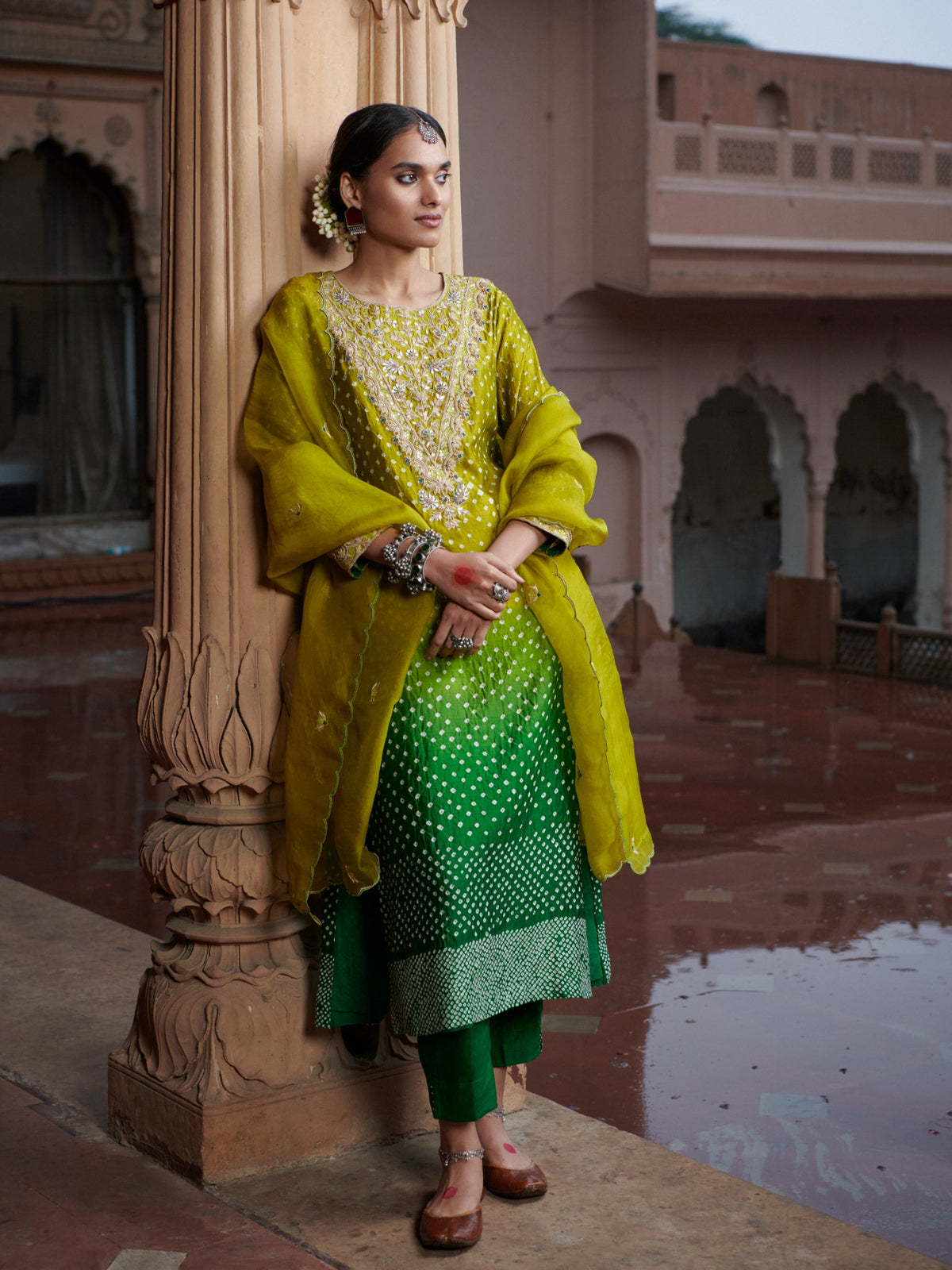 ommbre bandhni suit