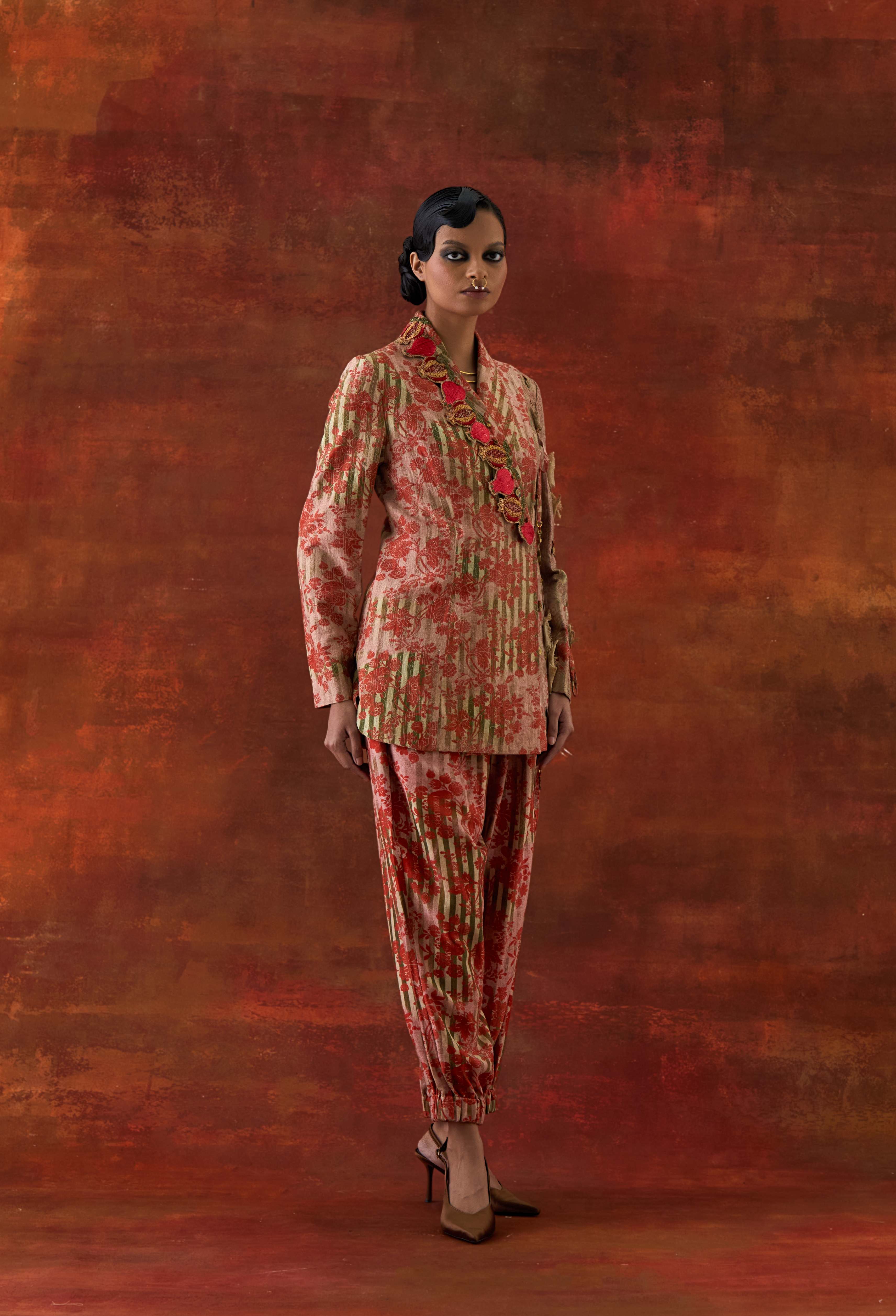 POMOGRANATE EMB DOUBLE LAPEL JACKET WITH PRINTED JOGGERS - image 3