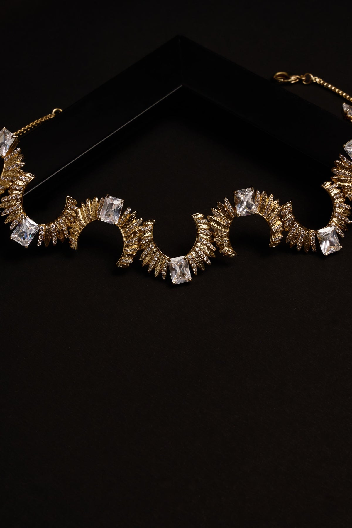 ALA LUNA CHOKER