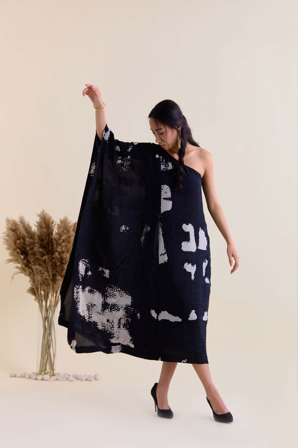 English One Shoulder Mind Dress