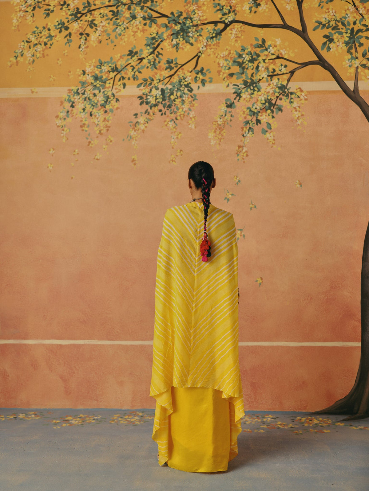 Peela Leheriya Cape Set