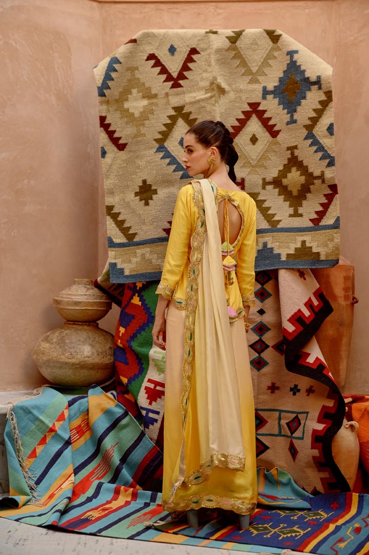 Image of Butterscotch yellow ombre saree with kurti blouse.