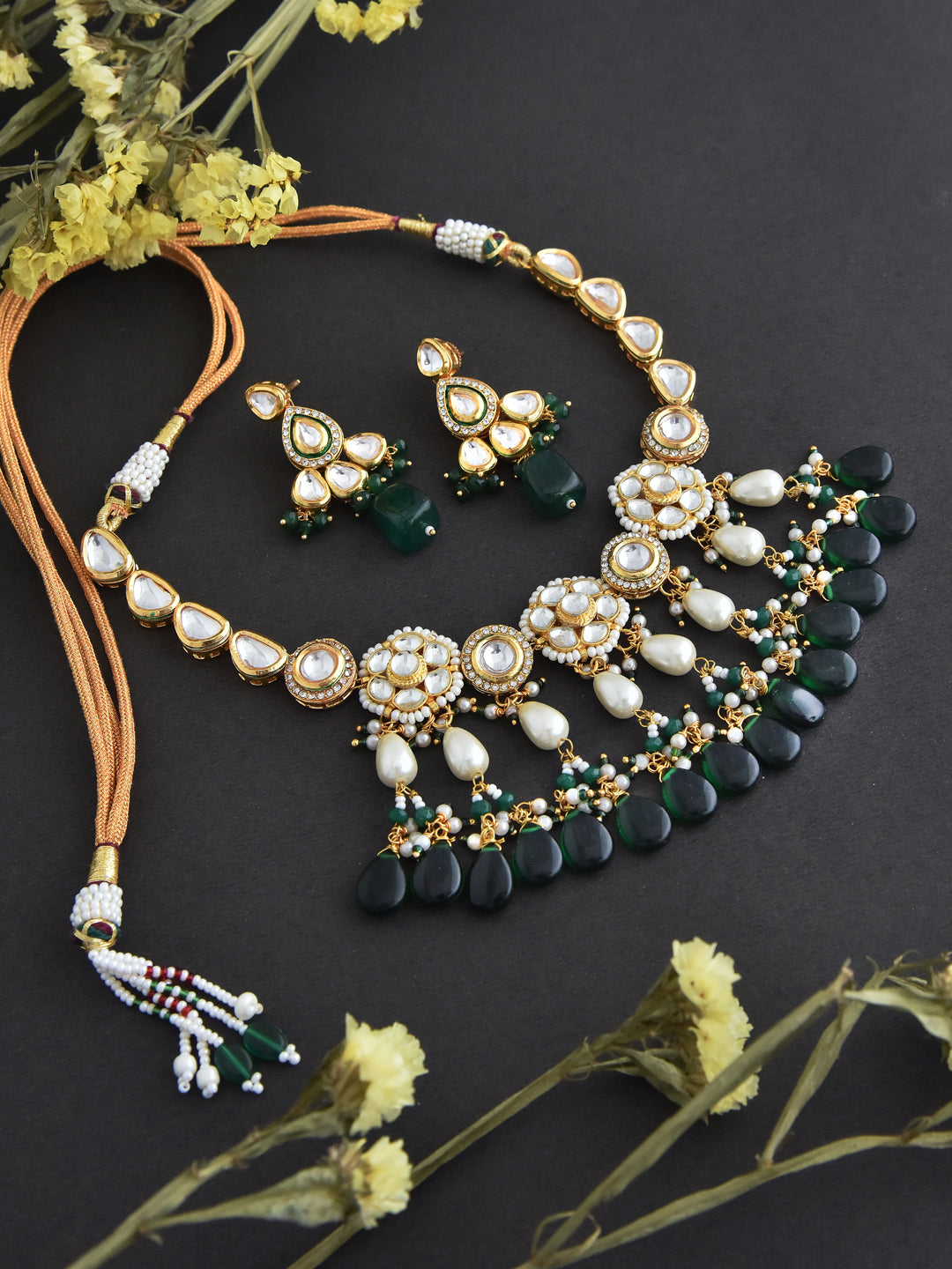 Green Gold Tone Kundan and Pearls Necklace Set