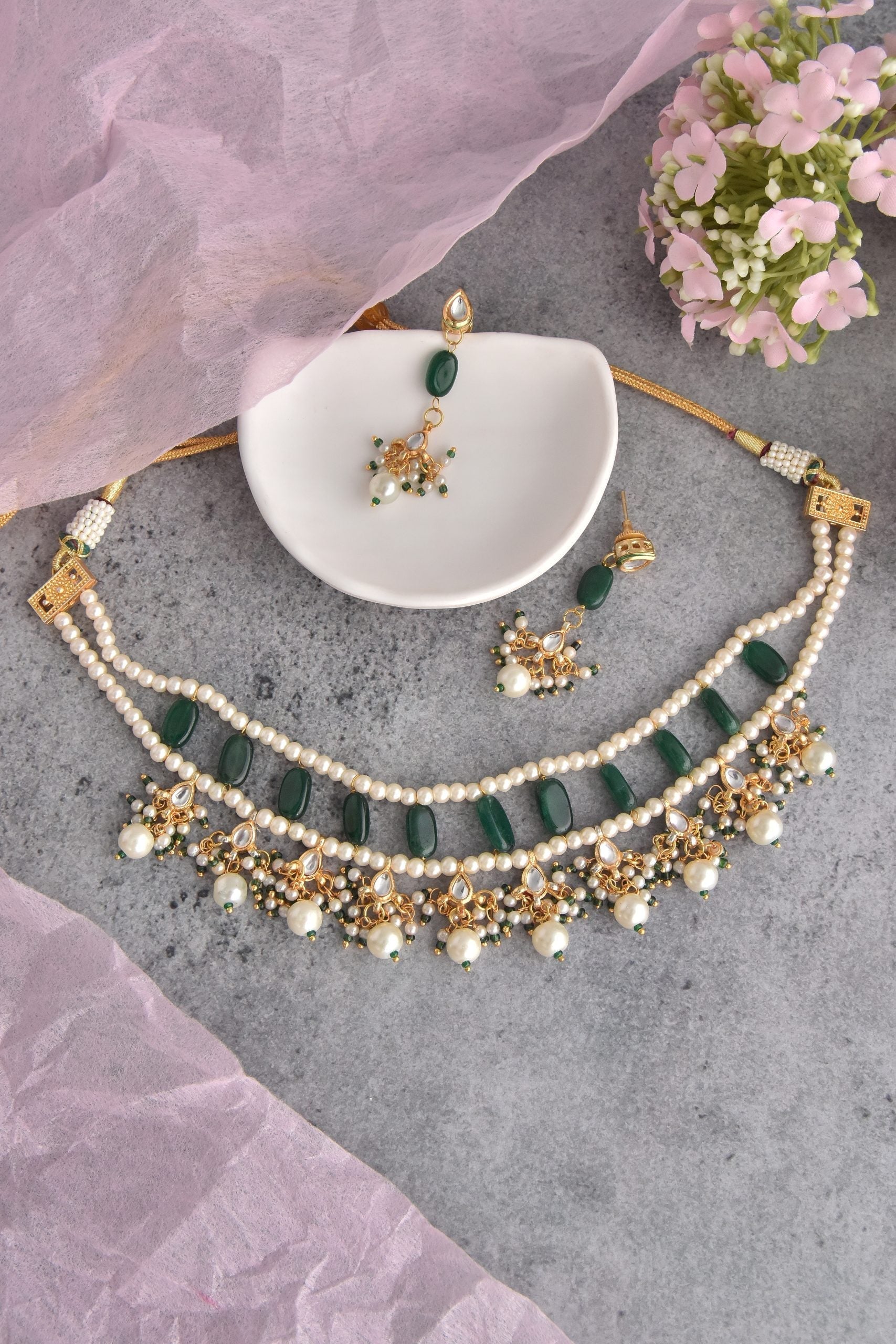 Green and White Gold Tone Choker Set