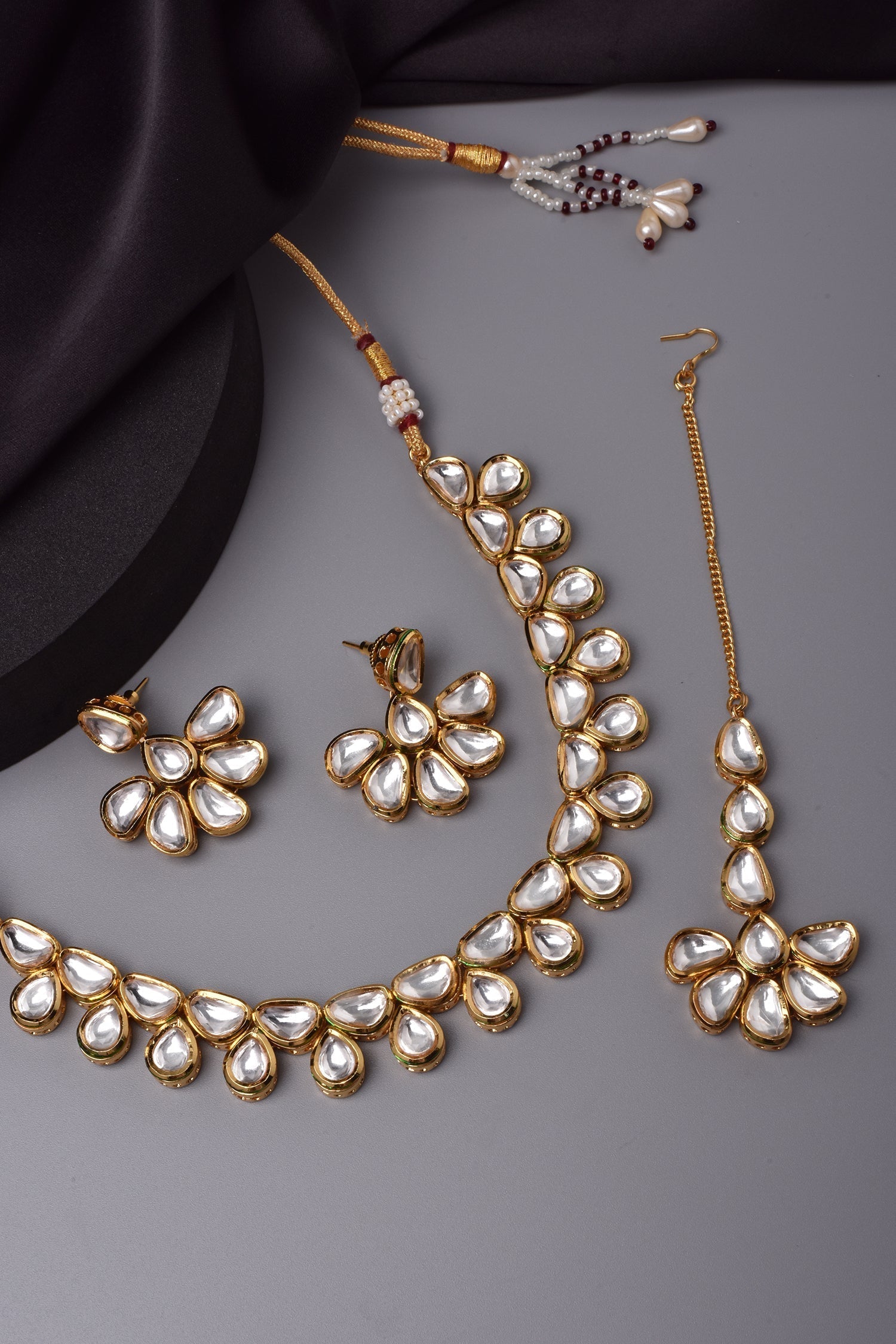 Gold Tone Kundan Necklace Set