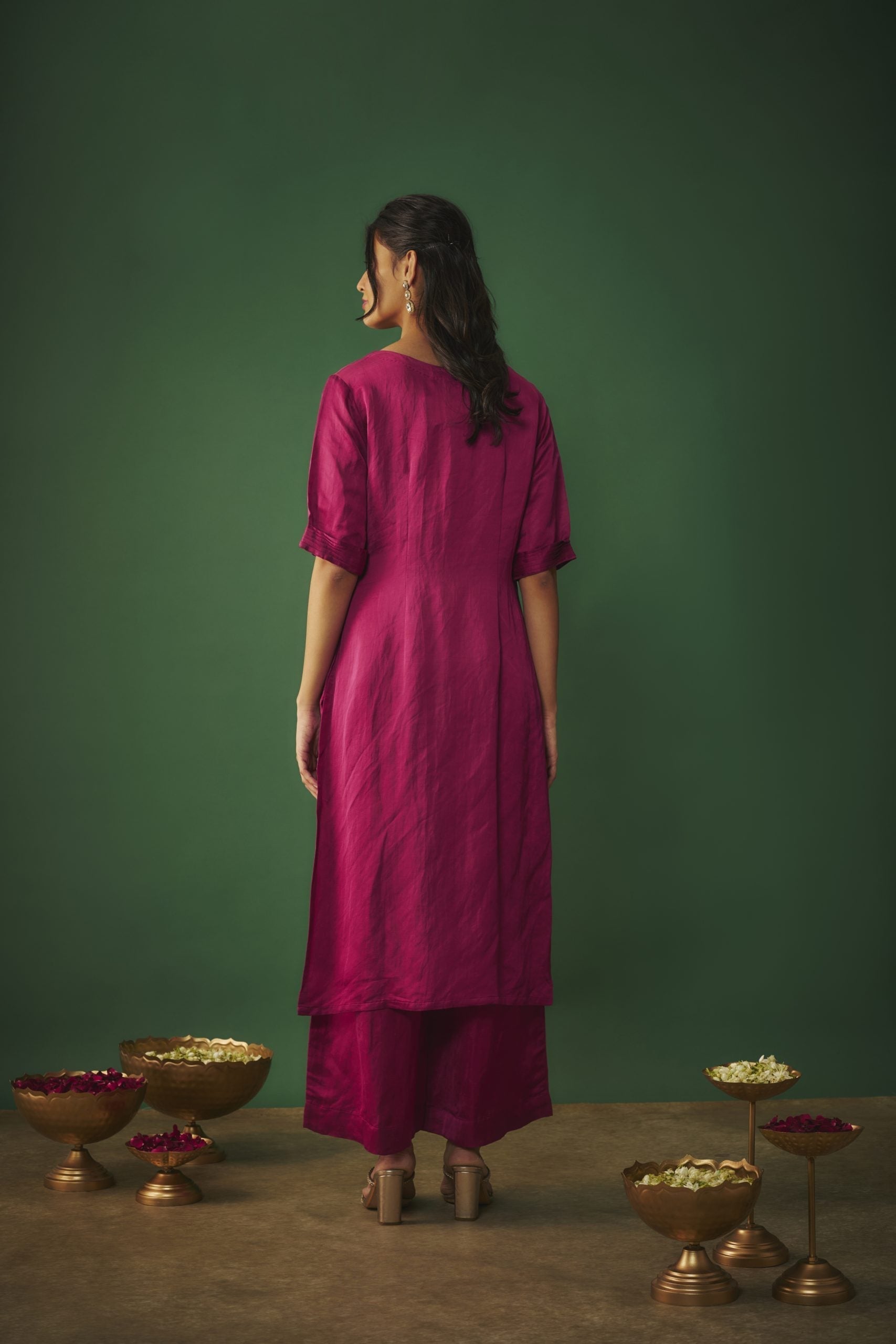 Image of MAGENTA PINK EMBROIDERED KURTA AND PANTS SET