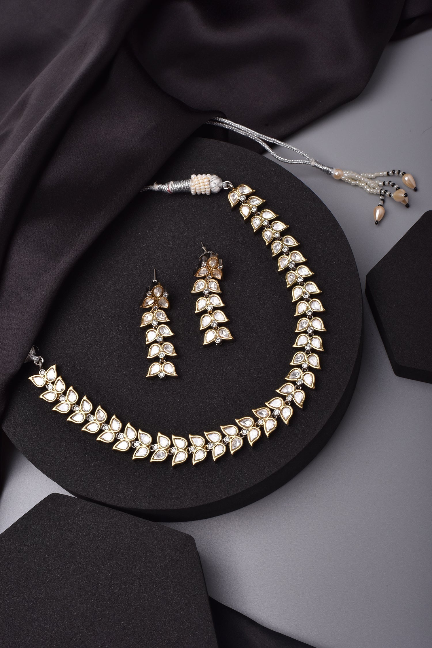 White Silver Tone Polki Choker Set