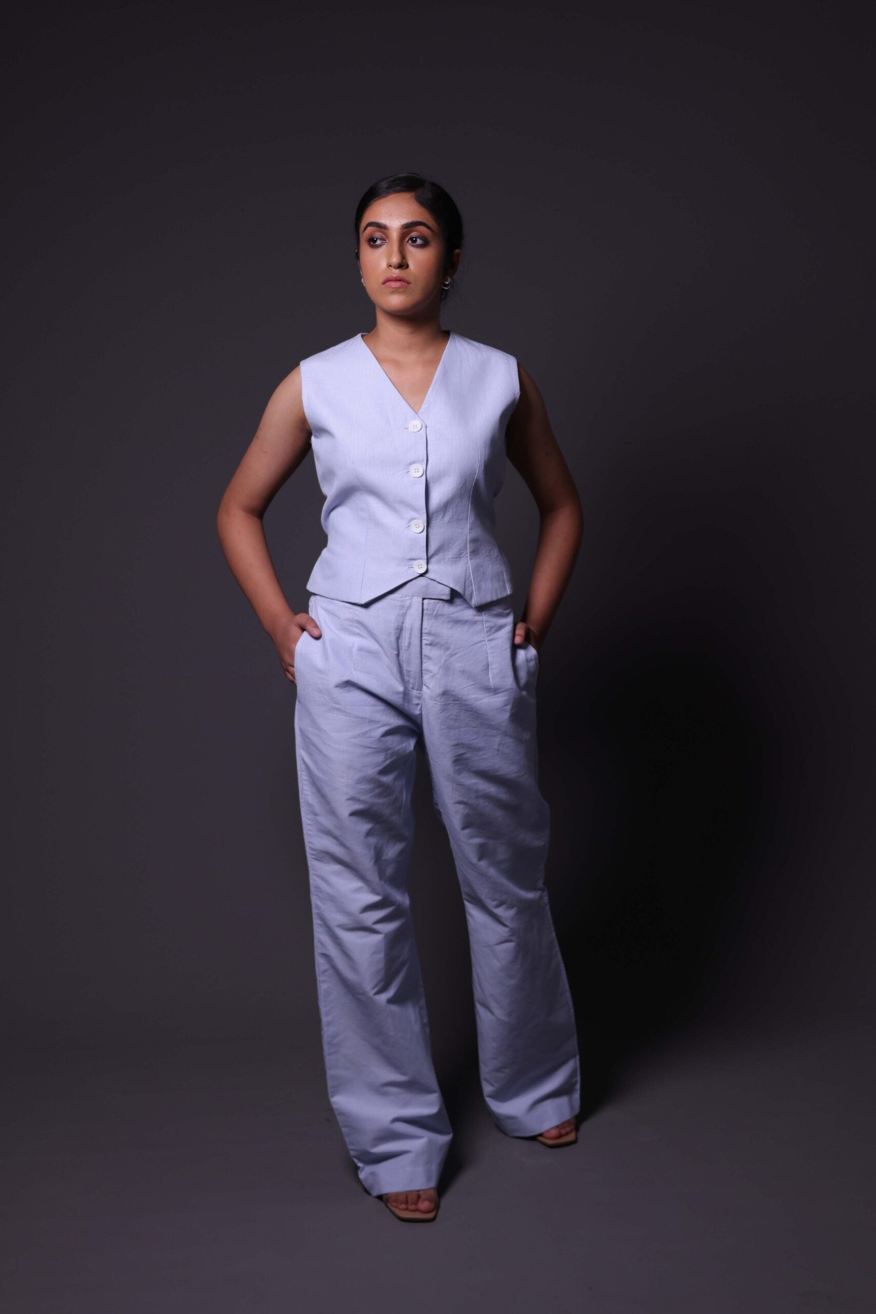 Sleeveless waistcoat with pants