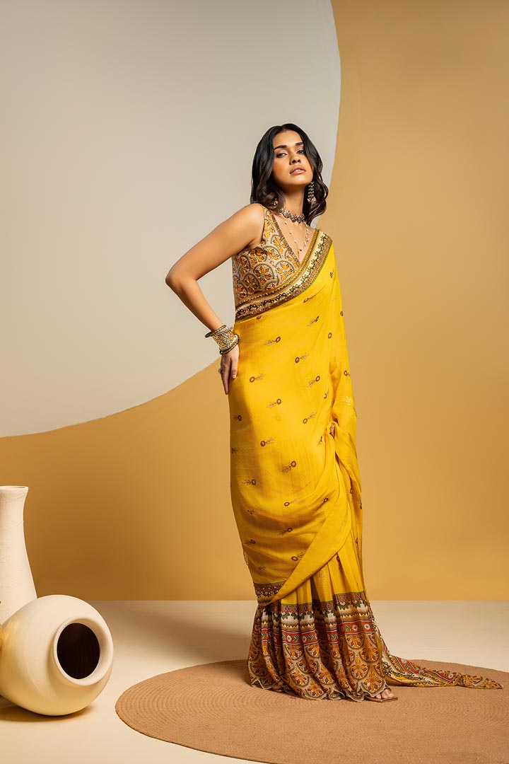 Taarani embellished pre-stitched saree setSP4936
