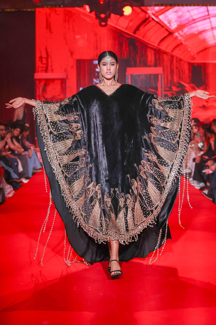 Ratrangini Kaftan Set