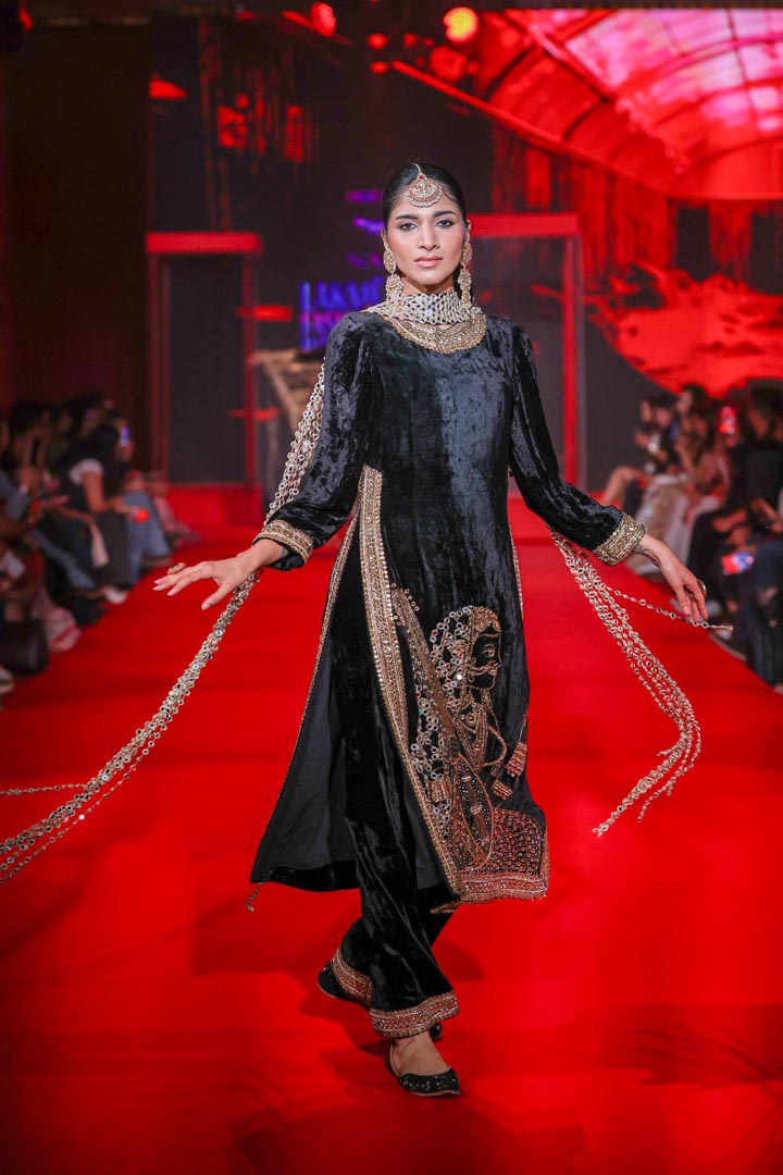 Maharani Suit