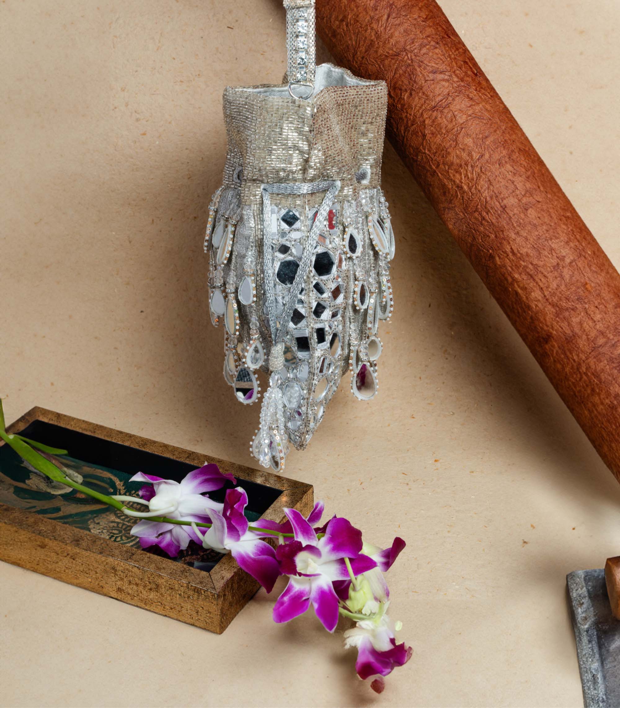 Aaina Aynali silver