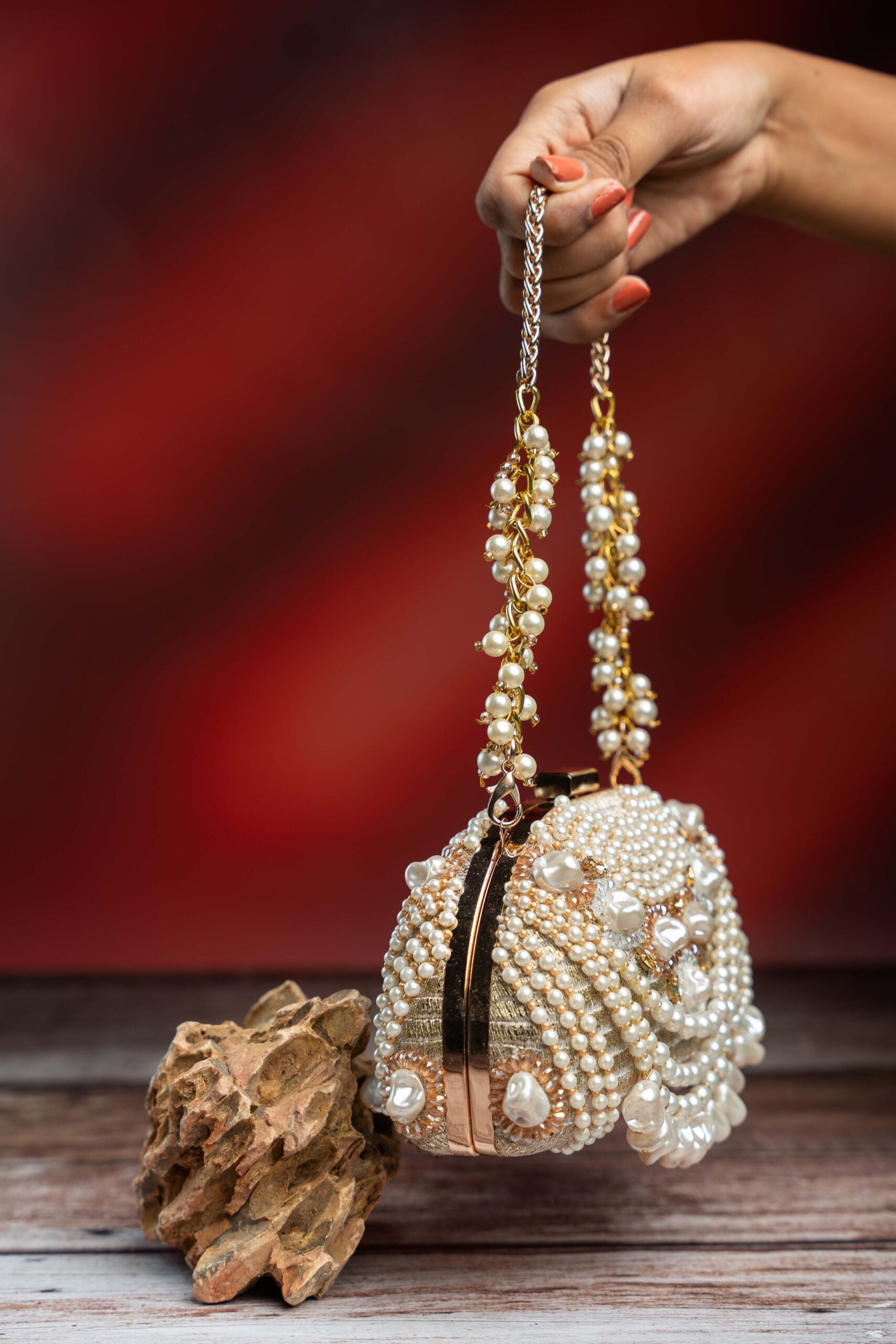 Pearl Adorn Kasse Gold