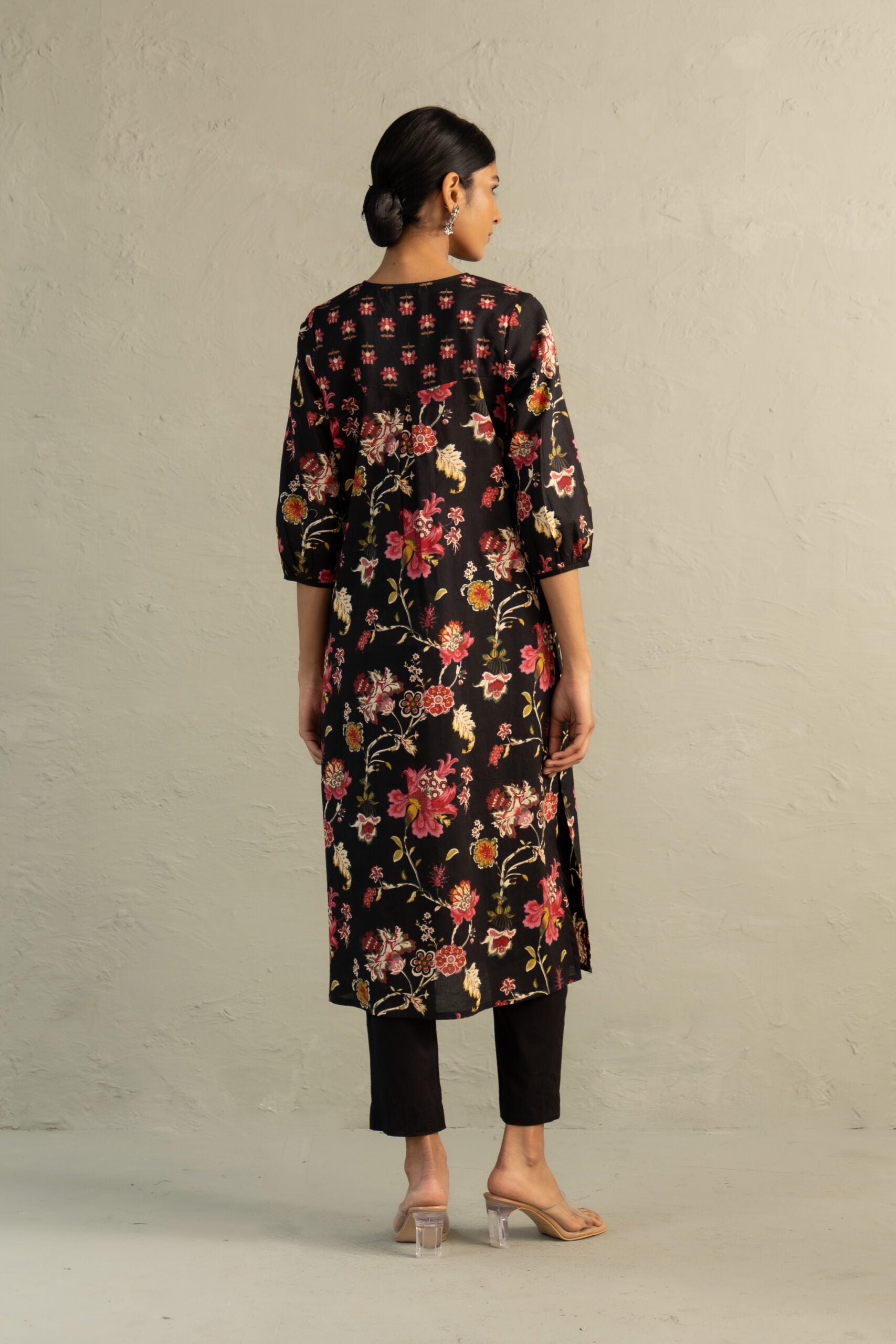 Black Phool Dori Kurta Set