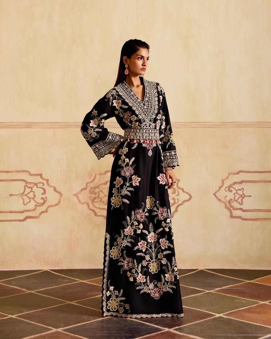 BLACK CONTRAST EMBROIDERED DRESS KURTA