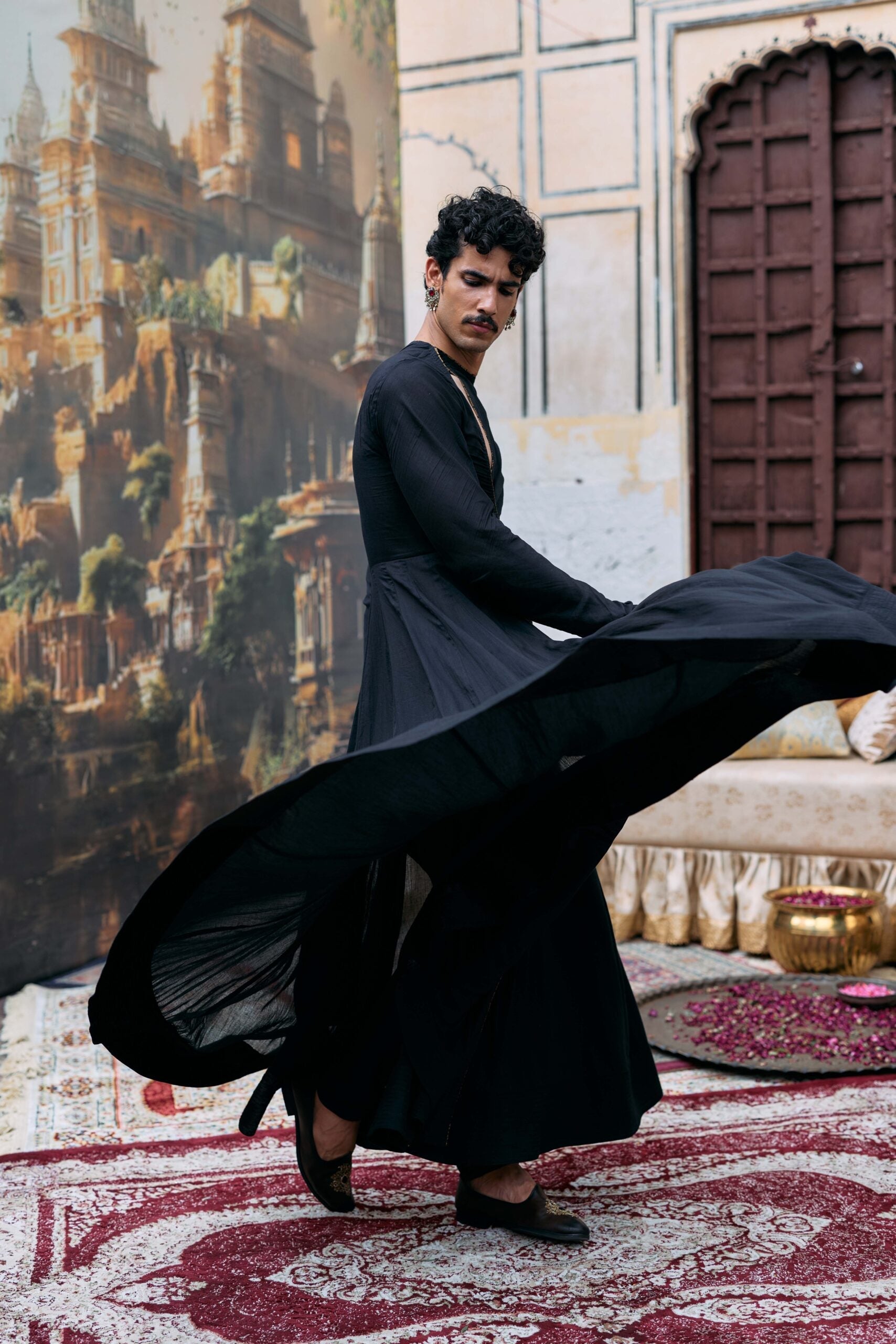 Hiranmaya Sherwani Set
