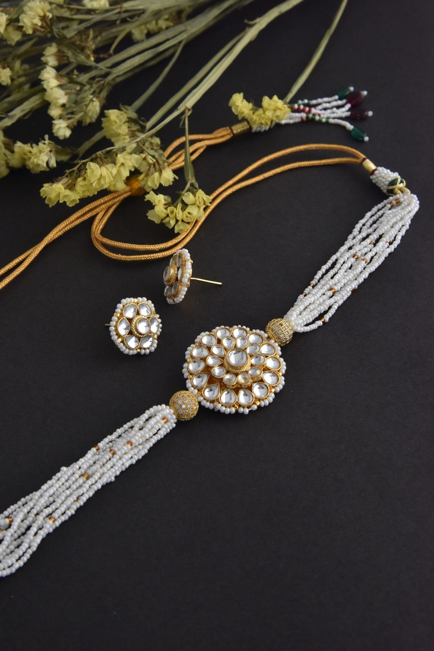 White Gold Tone Kundan and Pearl Choker Necklace Set