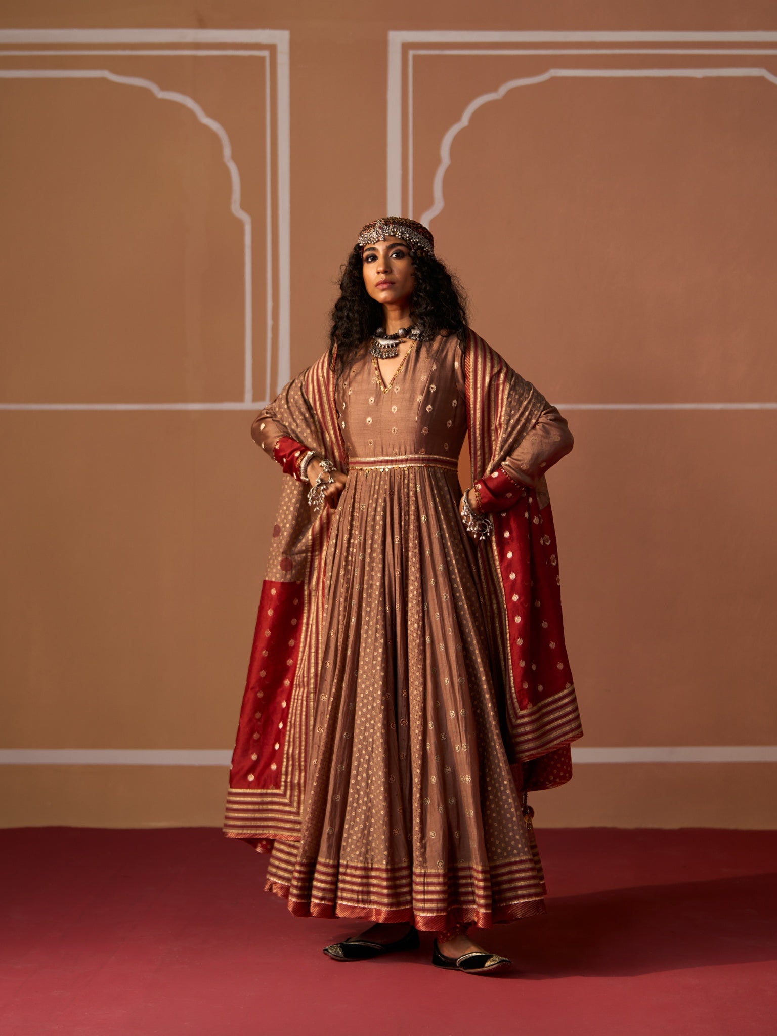MISHTI KURTA & 
TANIA CHURIDAR