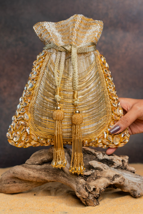 Hinted Diamond Royal Gold