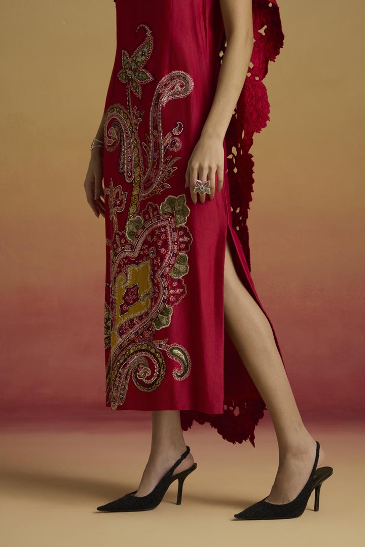 Elegant Red Chanderi Straight Dress with Cutwork Drape Detail